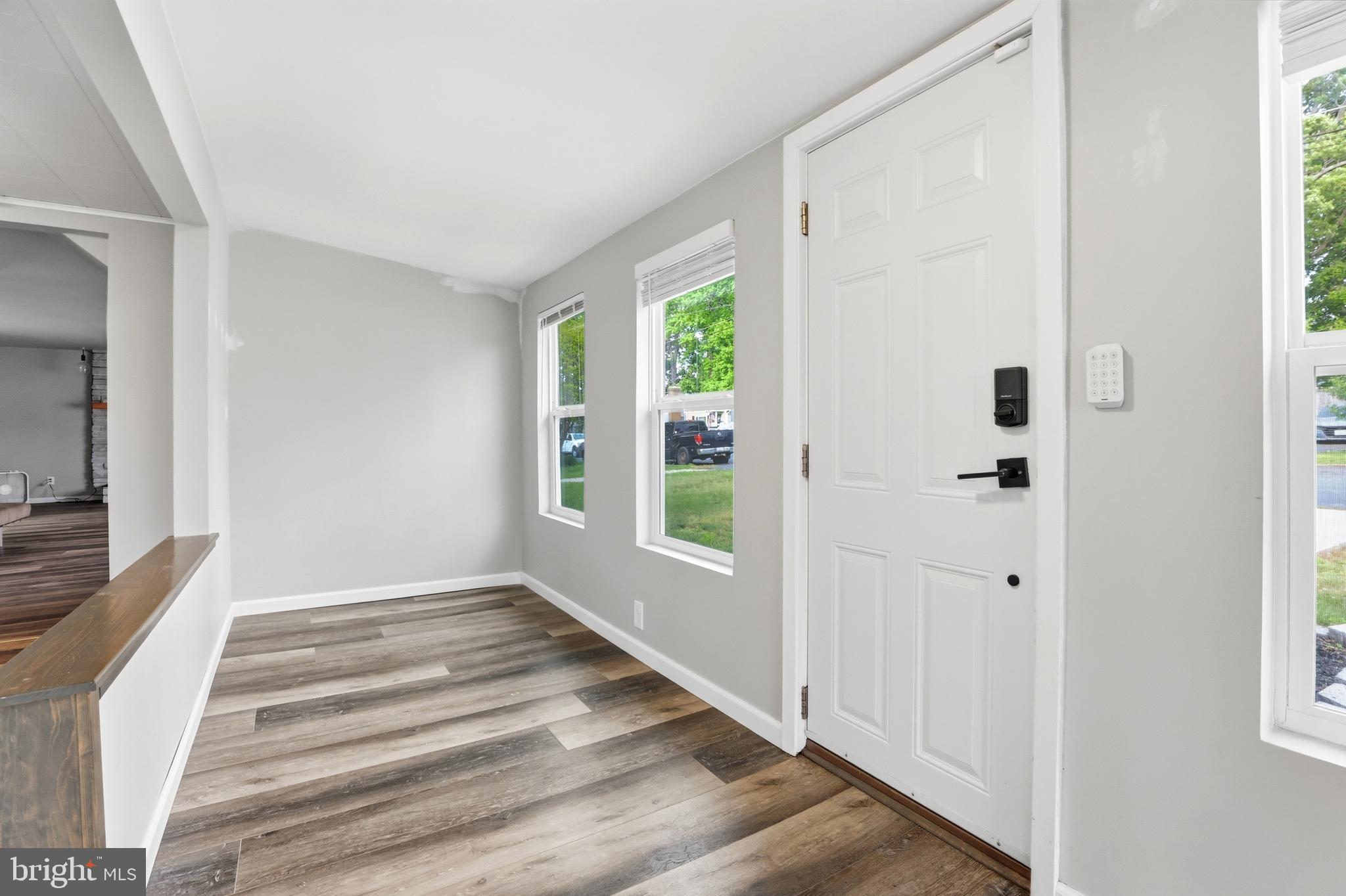 WOODLAND BEACH - Residential