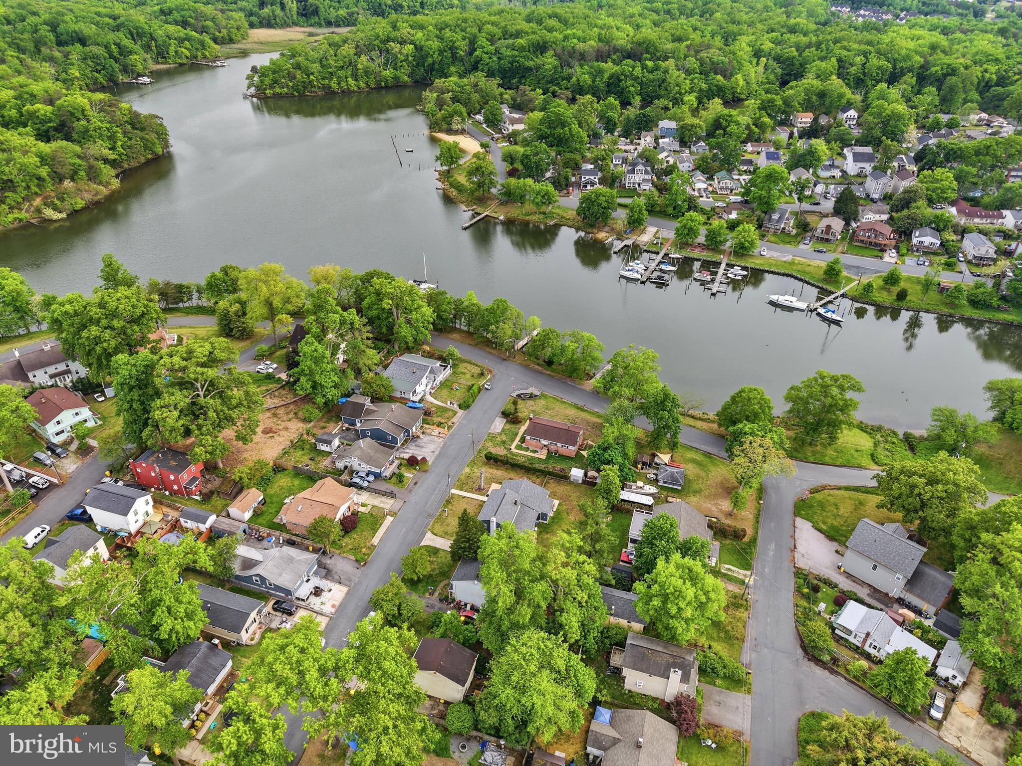 WOODLAND BEACH - Residential