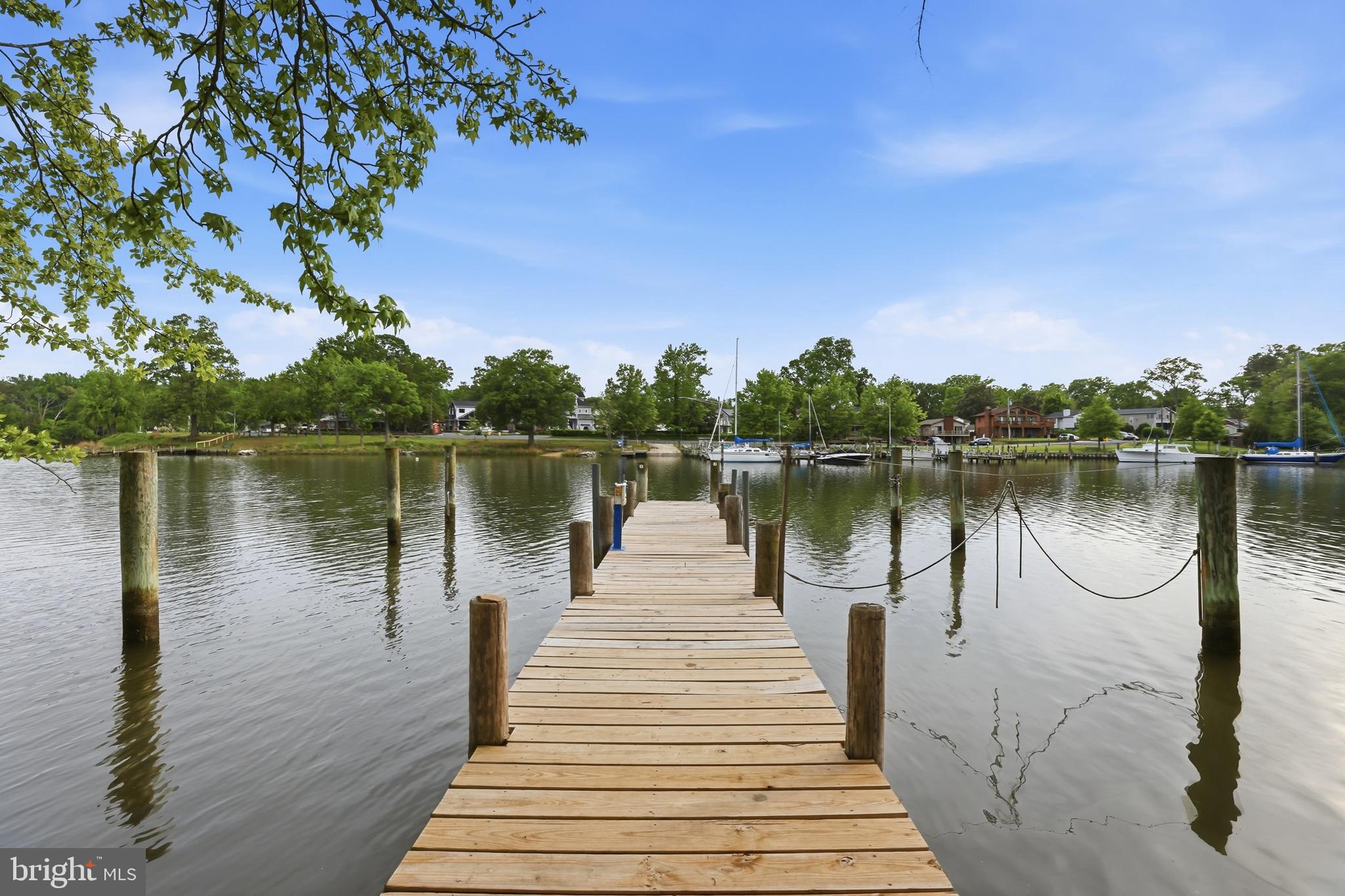 WOODLAND BEACH - Residential