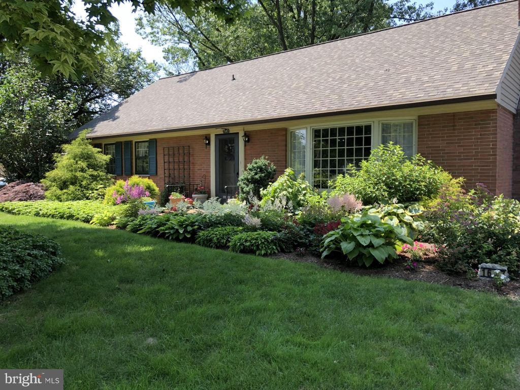 Photo of 1647 Oak Street, LEBANON, PA 17042 (MLS # PALN2023270)