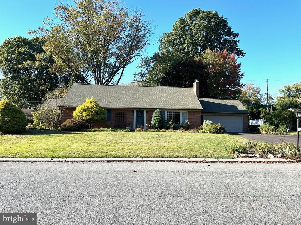 Photo of 1647 Oak Street, LEBANON, PA 17042 (MLS # PALN2023270)