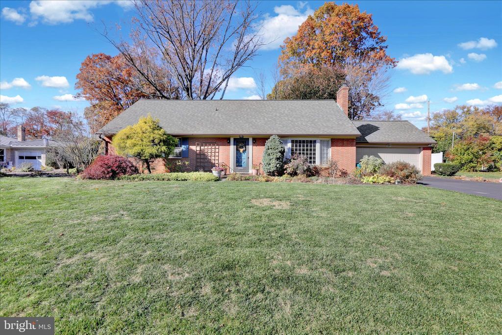 Photo of 1647 Oak Street, LEBANON, PA 17042 (MLS # PALN2023270)