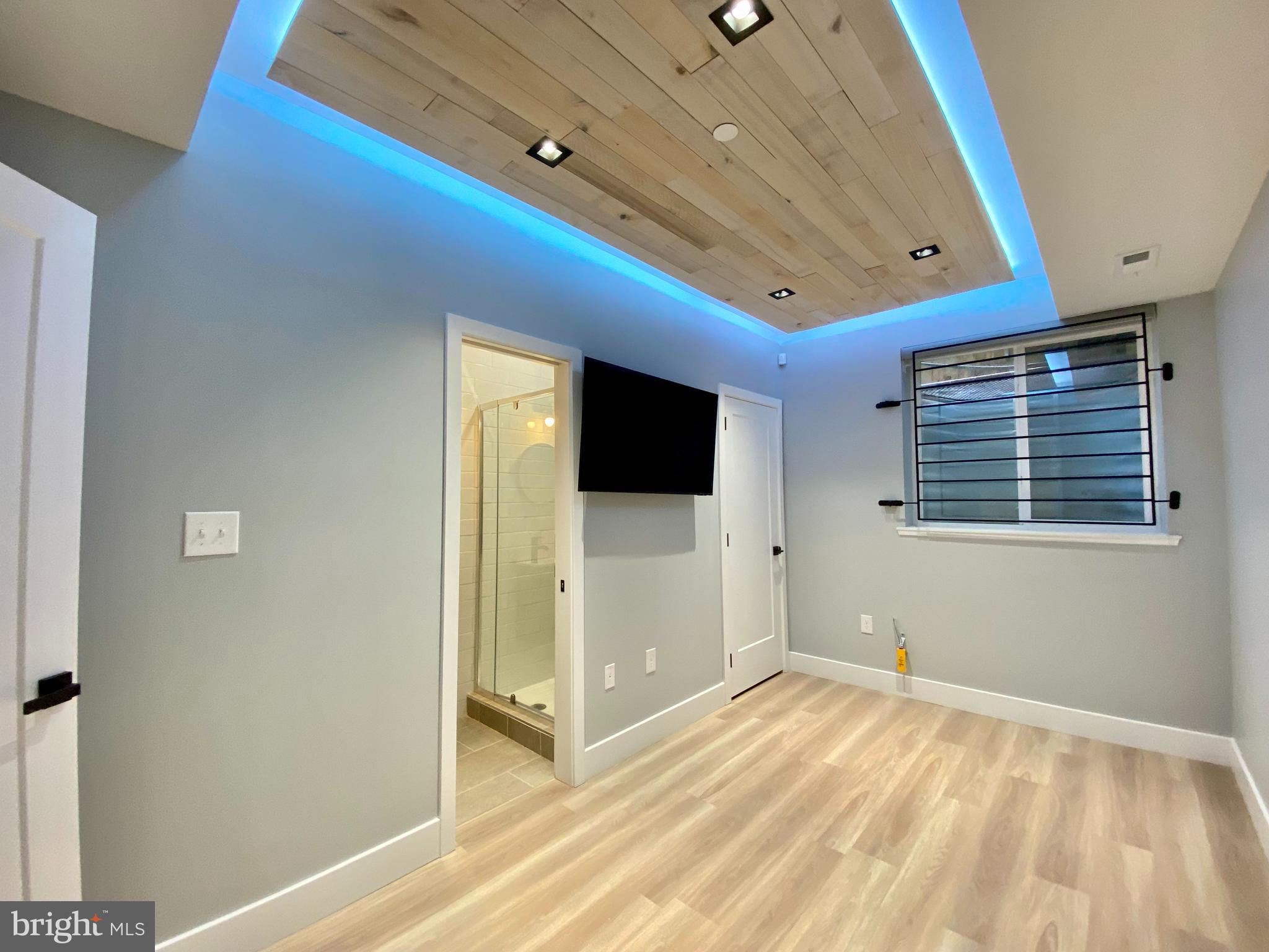 TEMPLE UNIVERSITY - Residential Lease