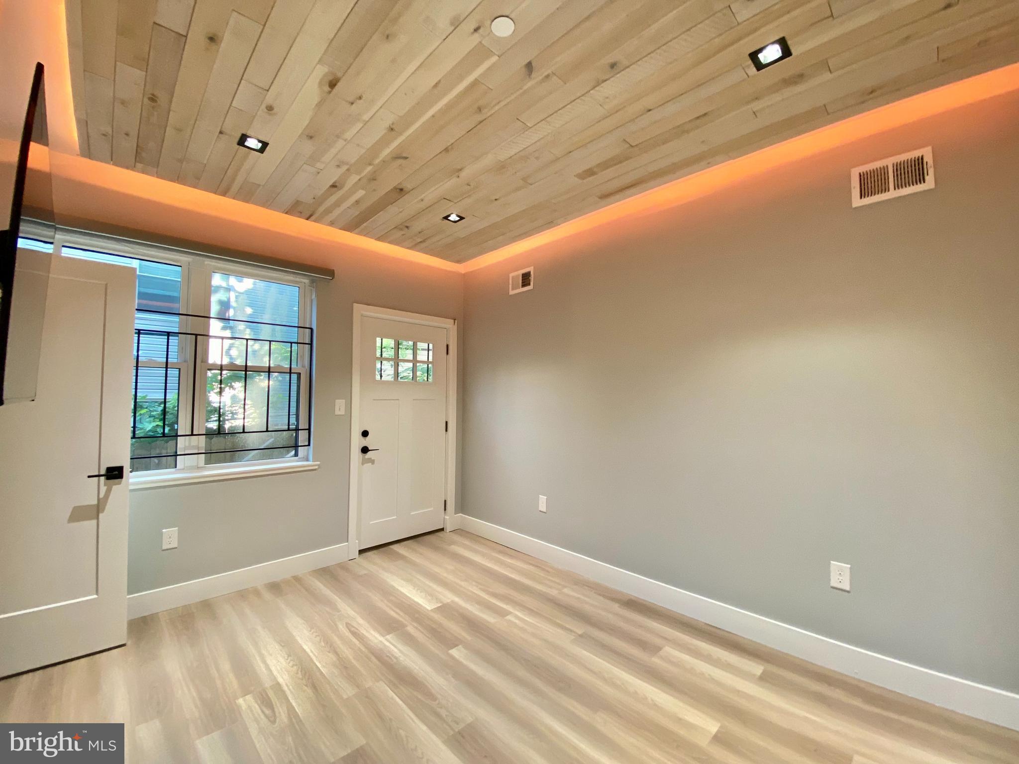 TEMPLE UNIVERSITY - Residential Lease