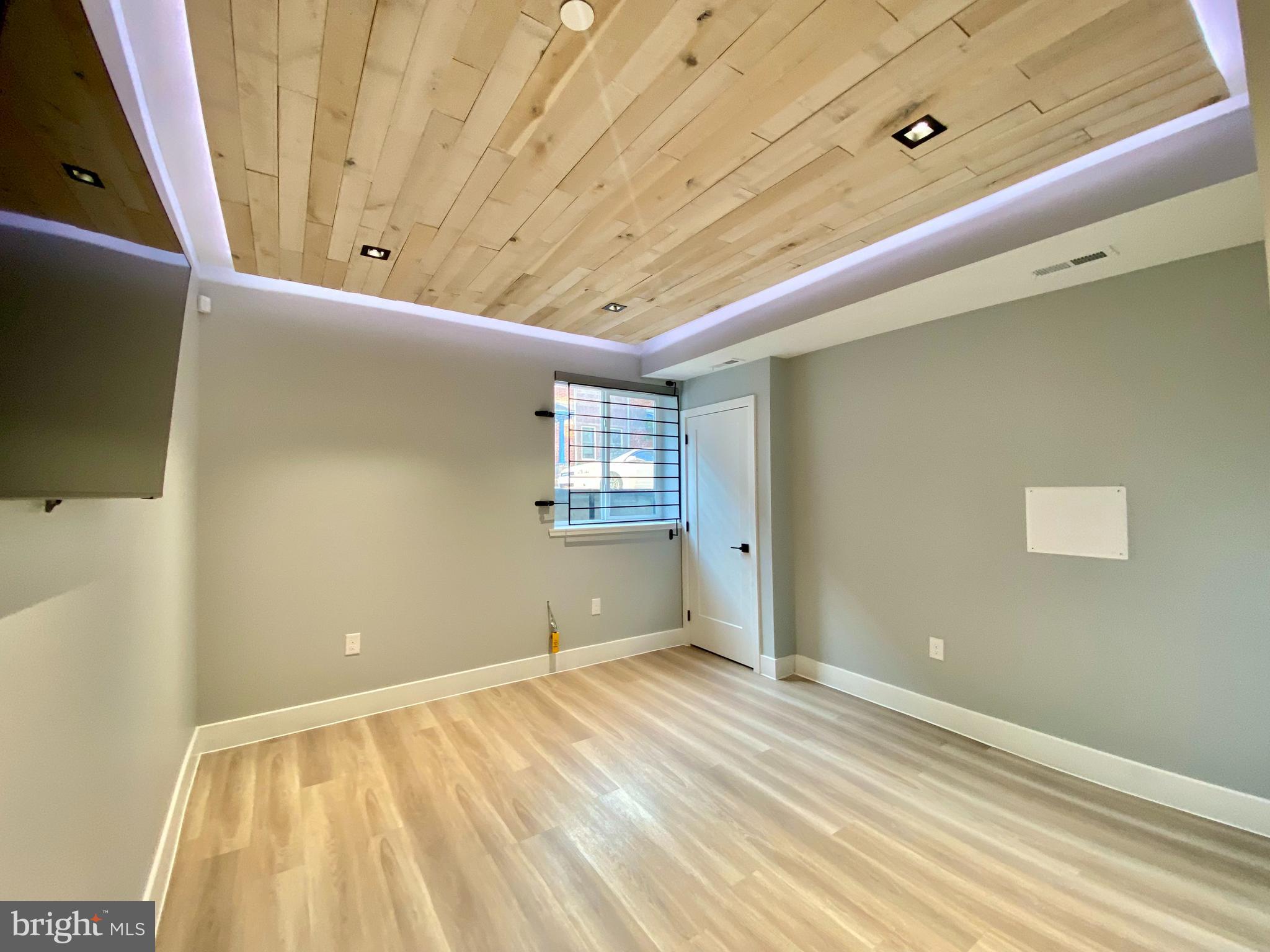 TEMPLE UNIVERSITY - Residential Lease