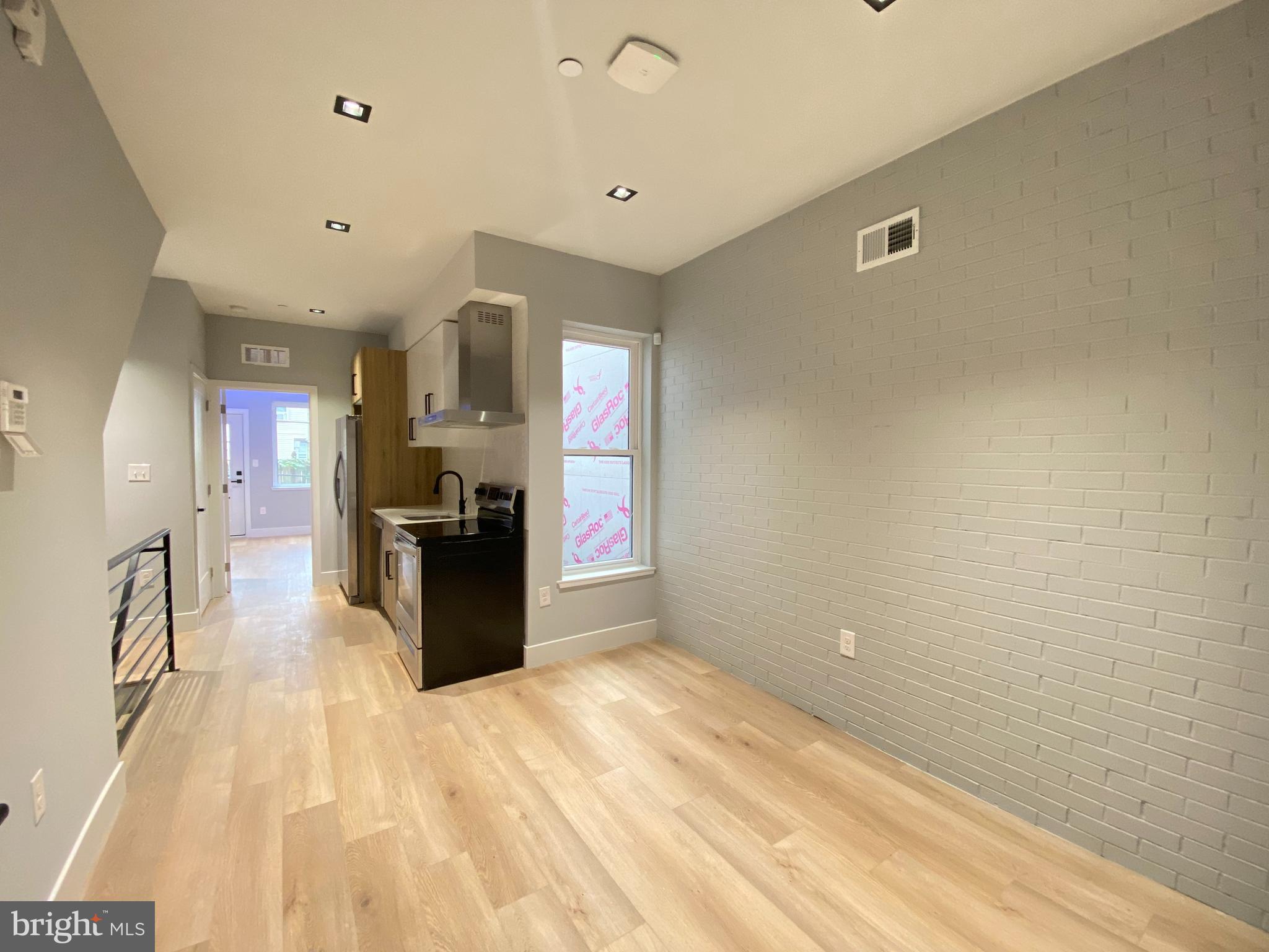 TEMPLE UNIVERSITY - Residential Lease