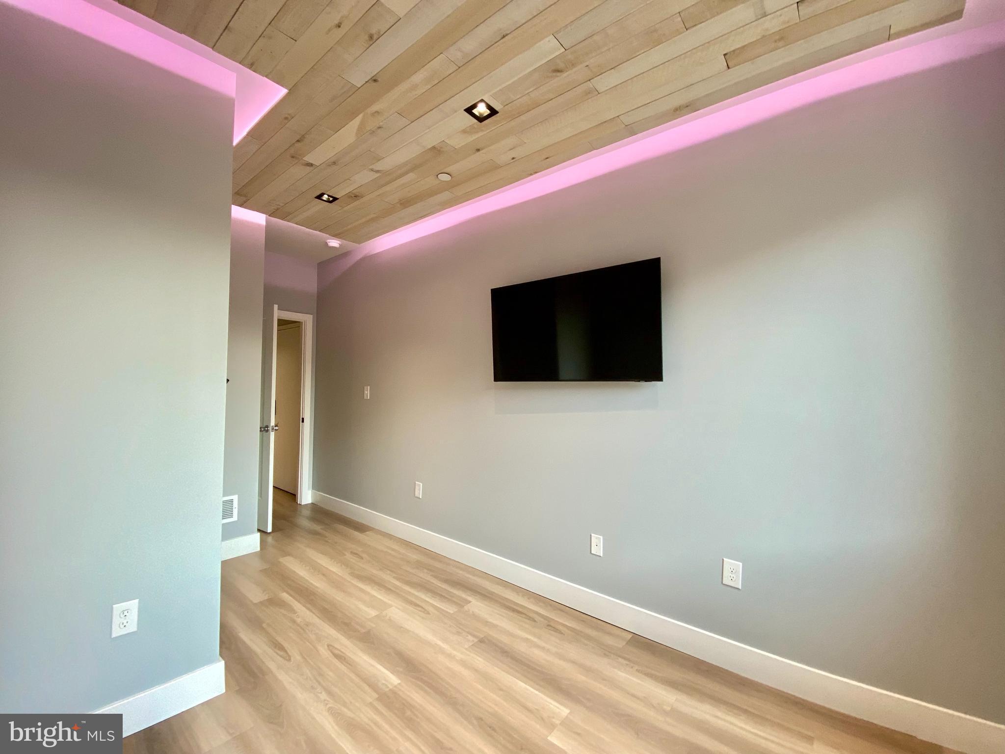 TEMPLE UNIVERSITY - Residential Lease