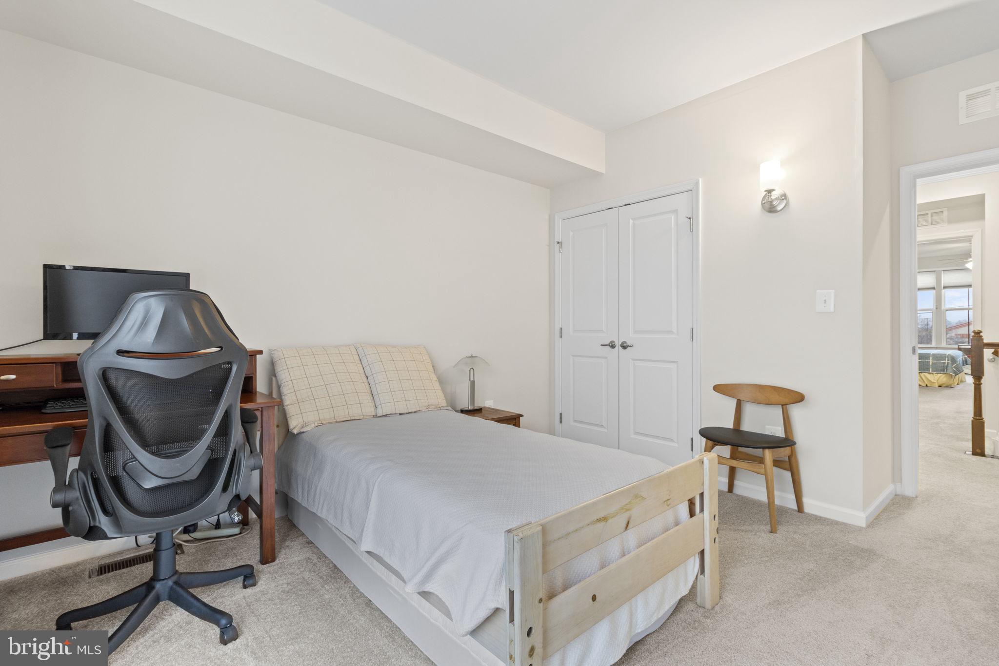 HYATTSVILLE - Residential