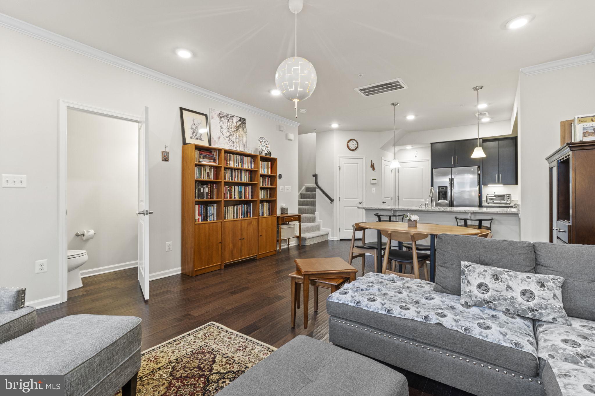 HYATTSVILLE - Residential