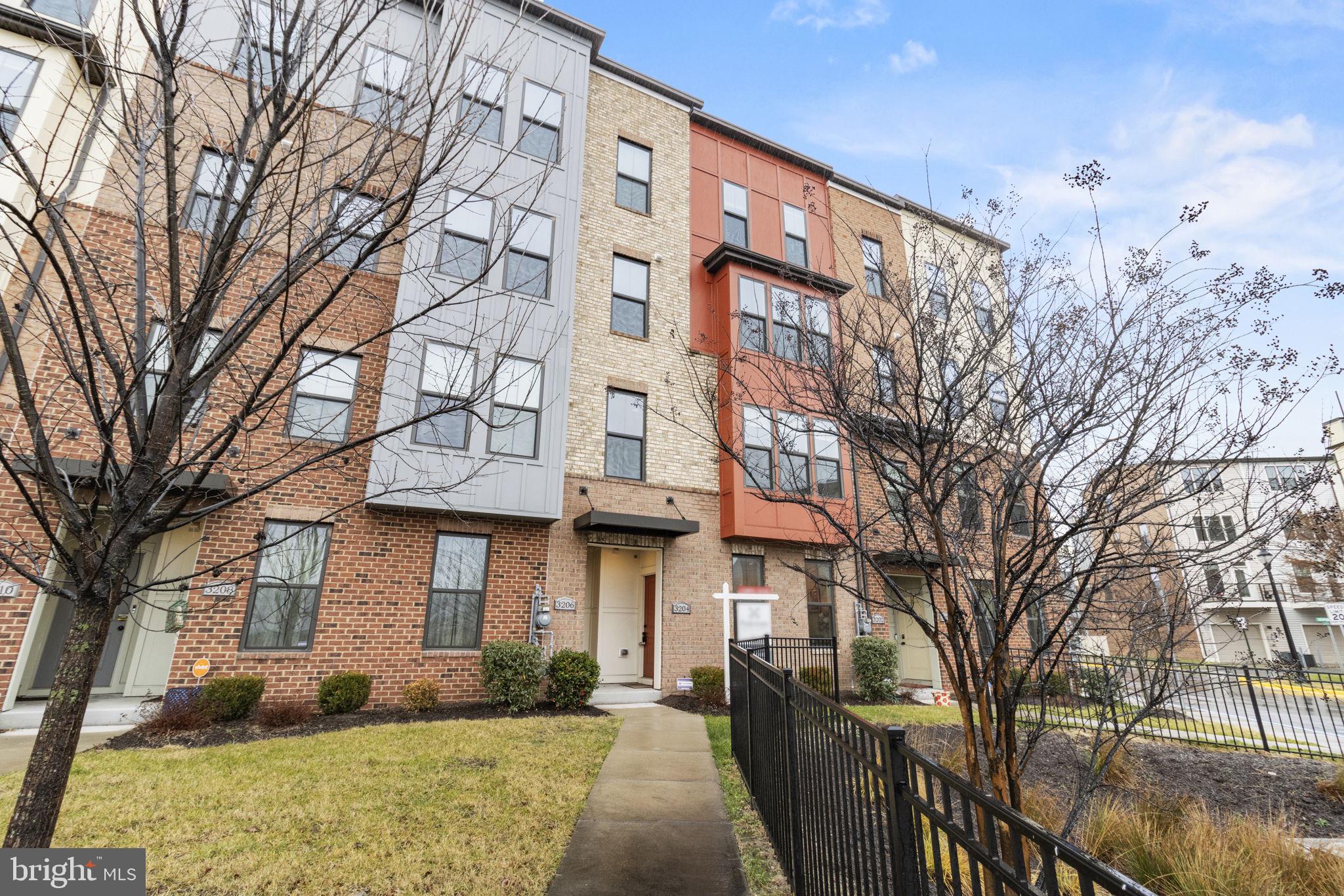 HYATTSVILLE - Residential