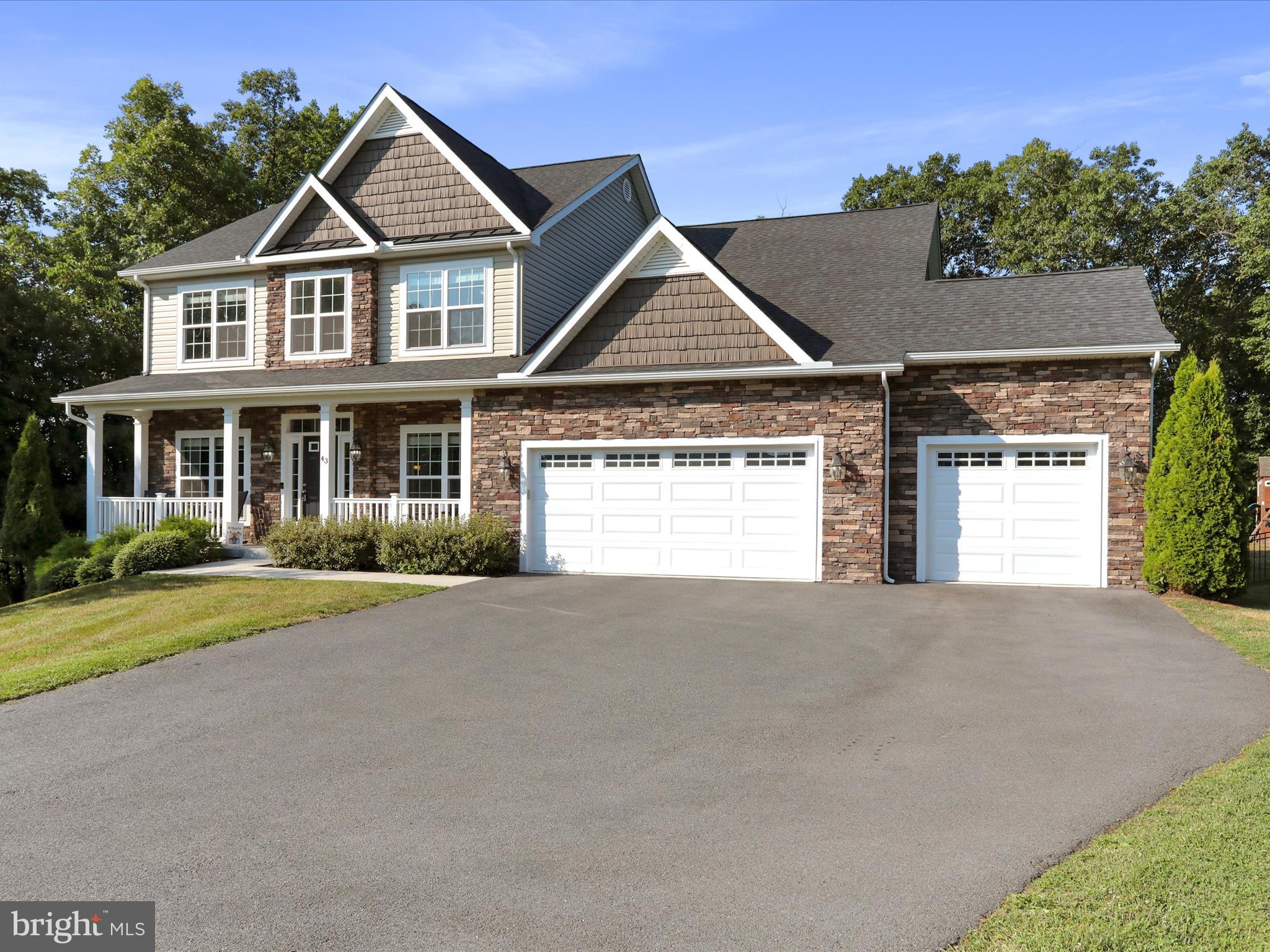 BROOKFIELD ON THE POTOMAC - Residential