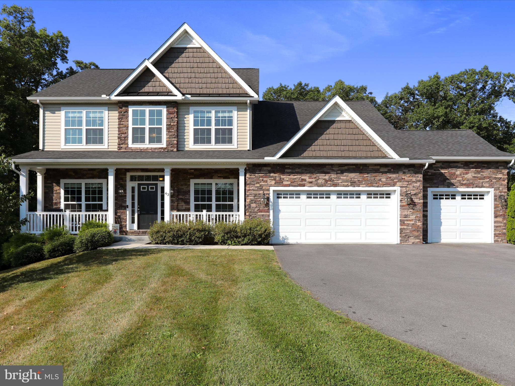 BROOKFIELD ON THE POTOMAC - Residential