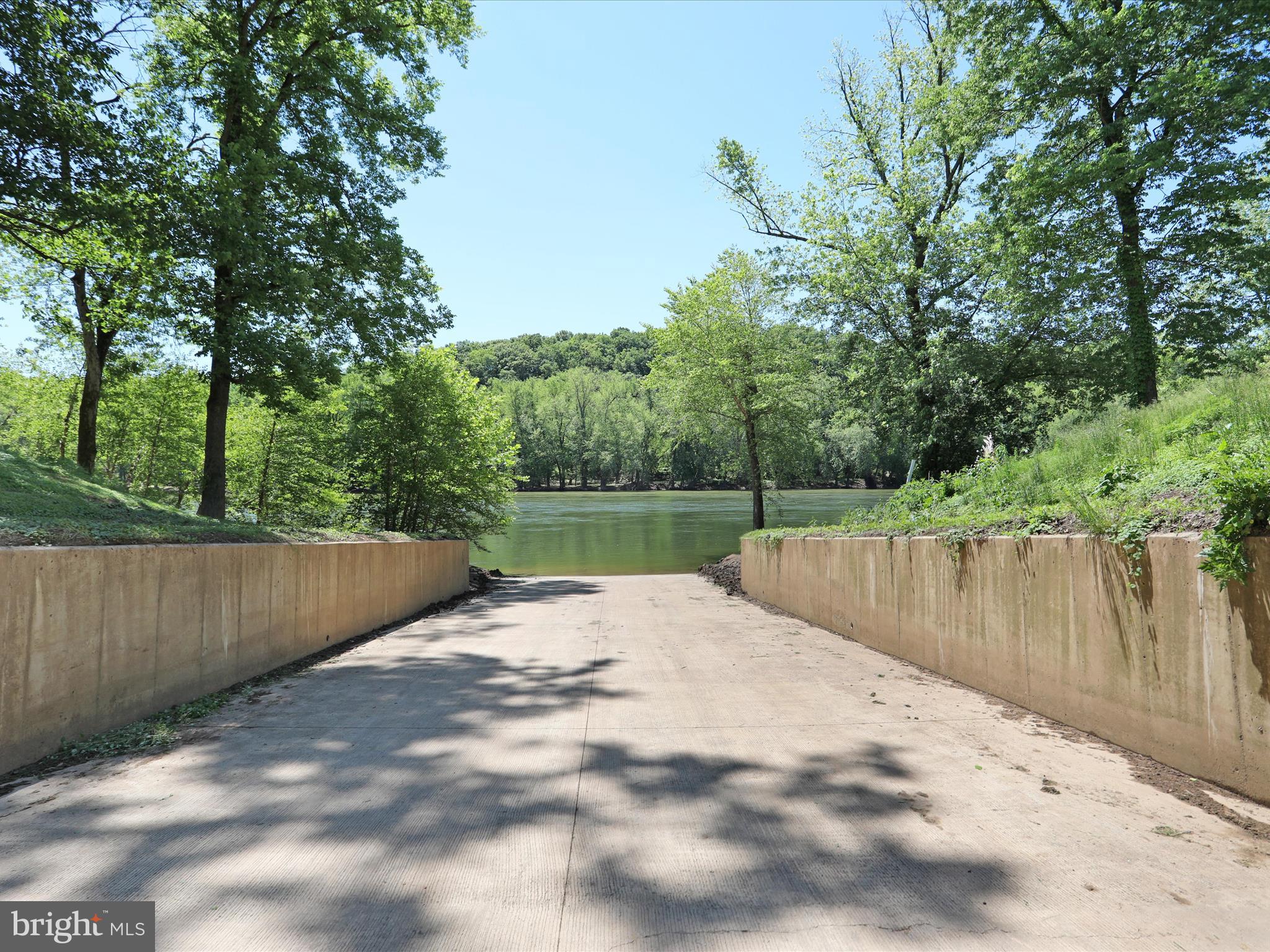 BROOKFIELD ON THE POTOMAC - Residential