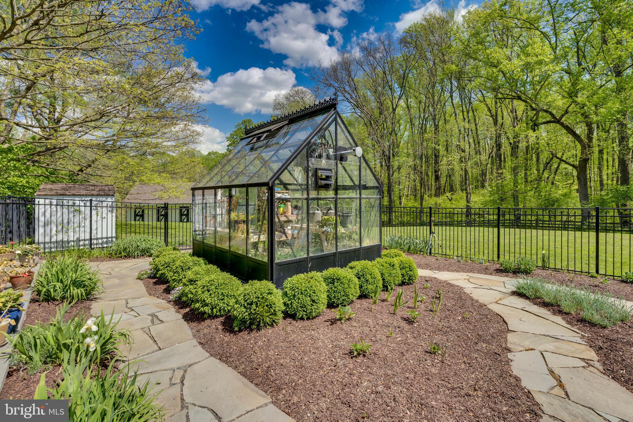 ASHTON OAKS - Residential