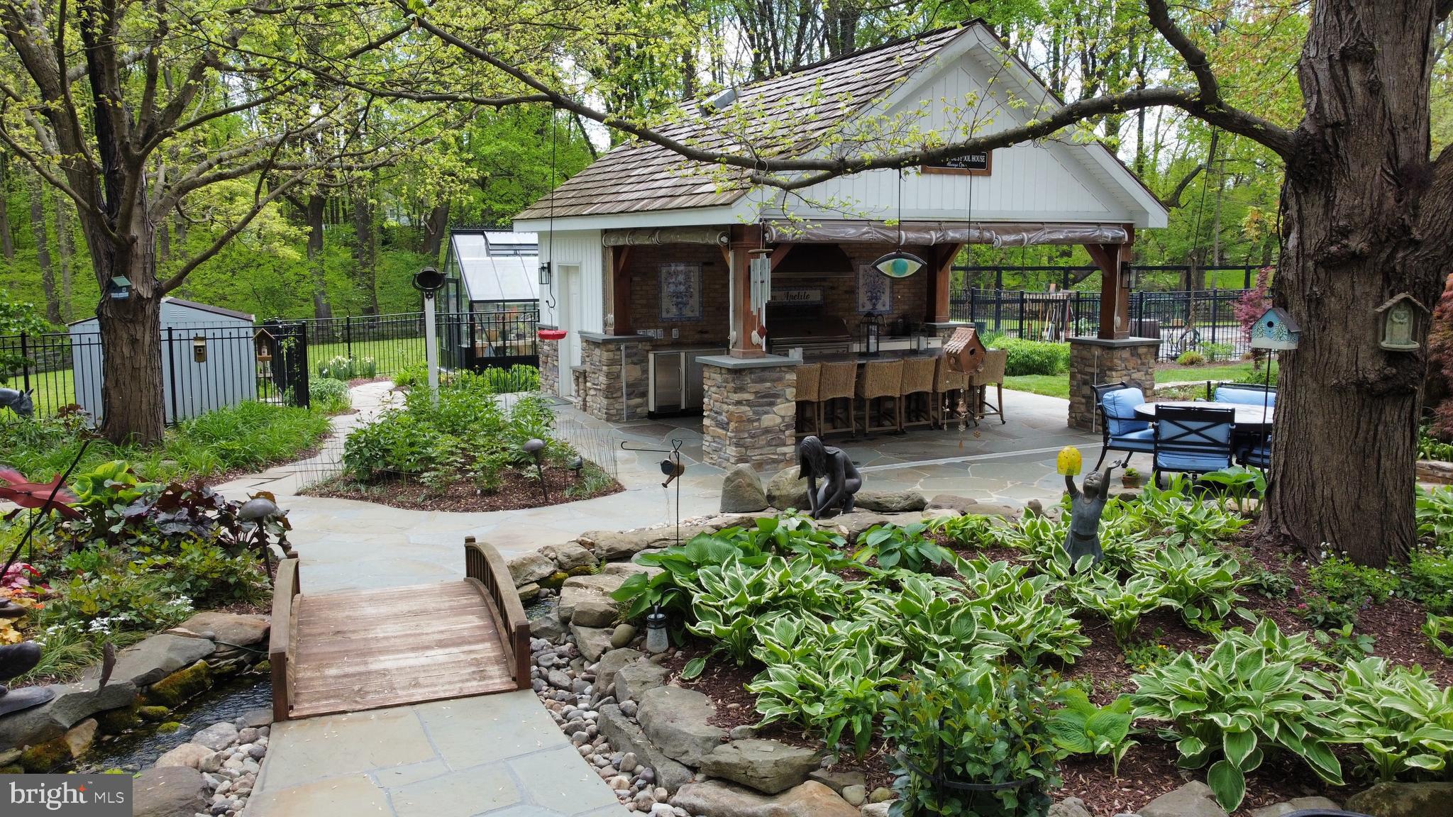 ASHTON OAKS - Residential