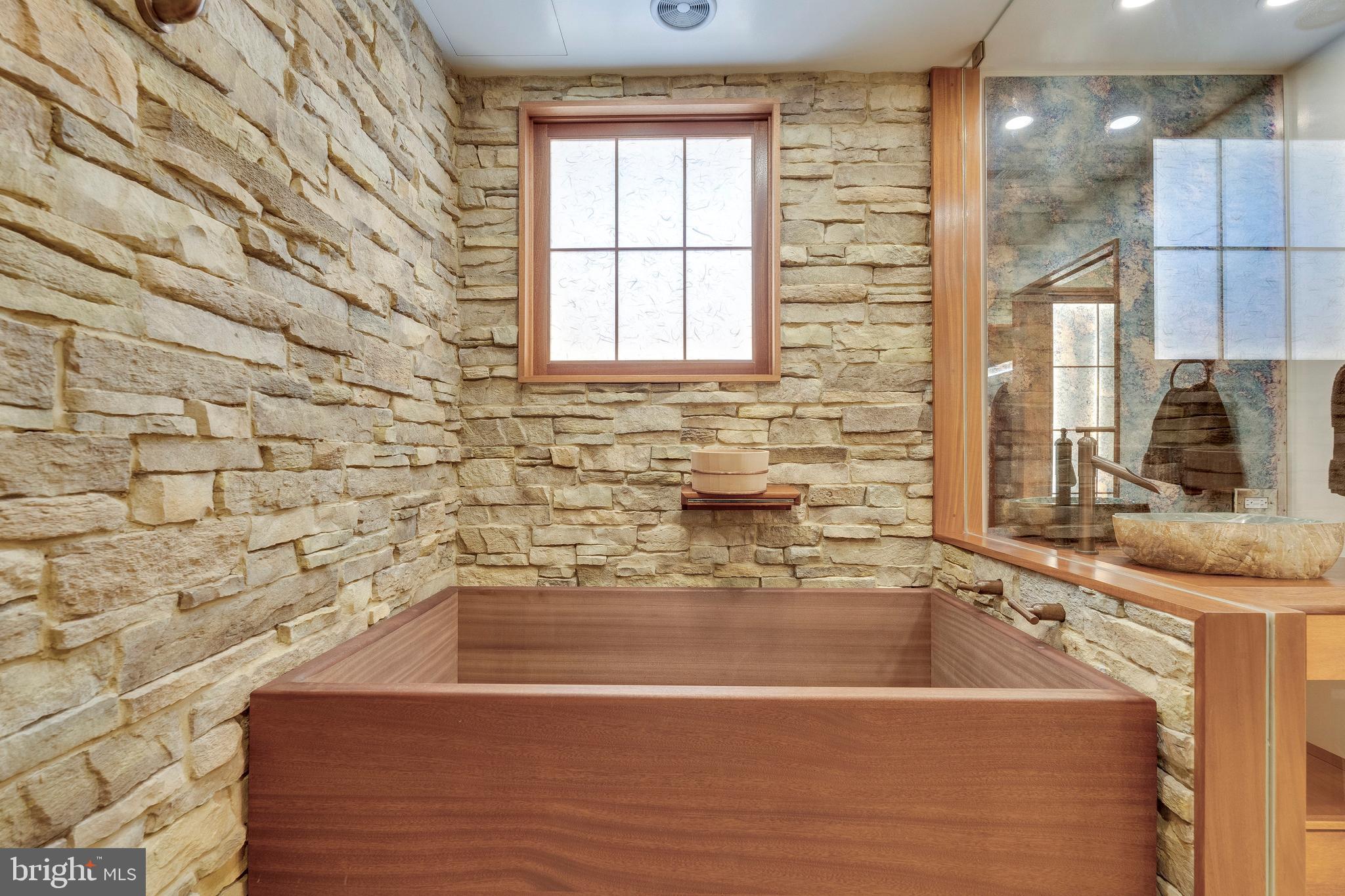 ASHTON OAKS - Residential