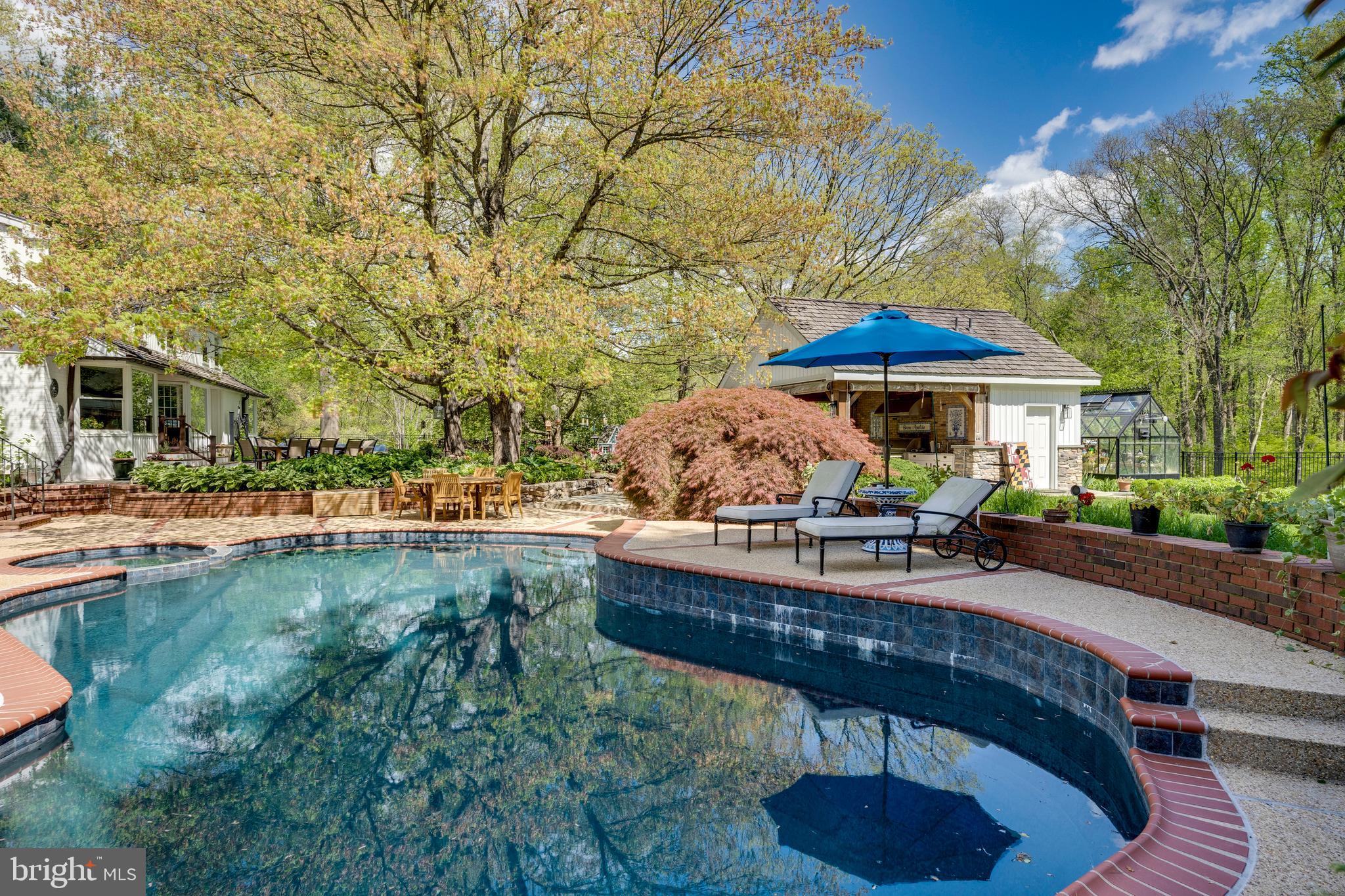 ASHTON OAKS - Residential