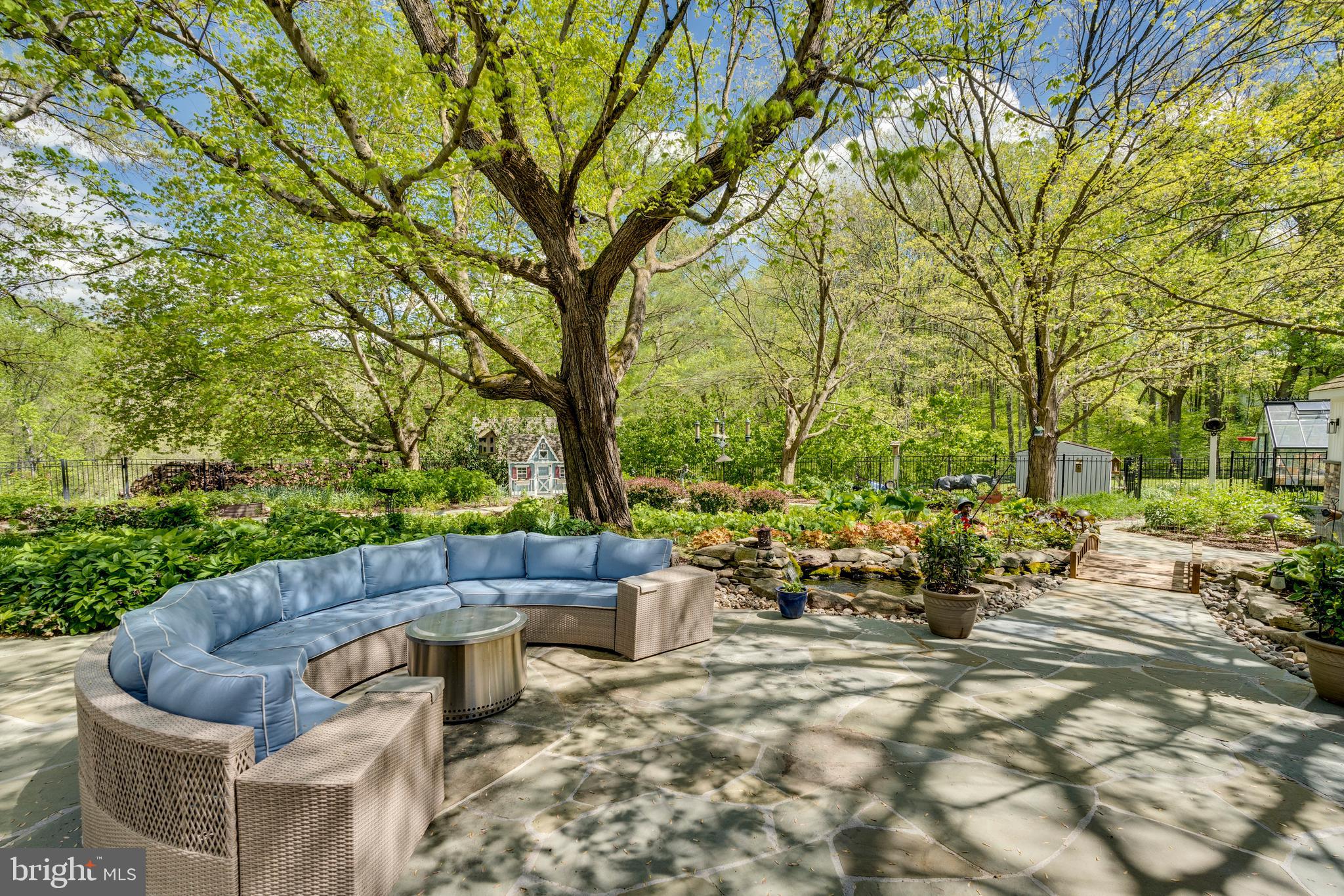 ASHTON OAKS - Residential