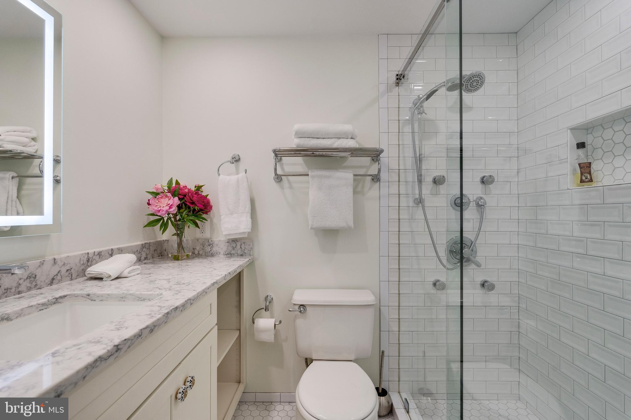 ASHTON OAKS - Residential