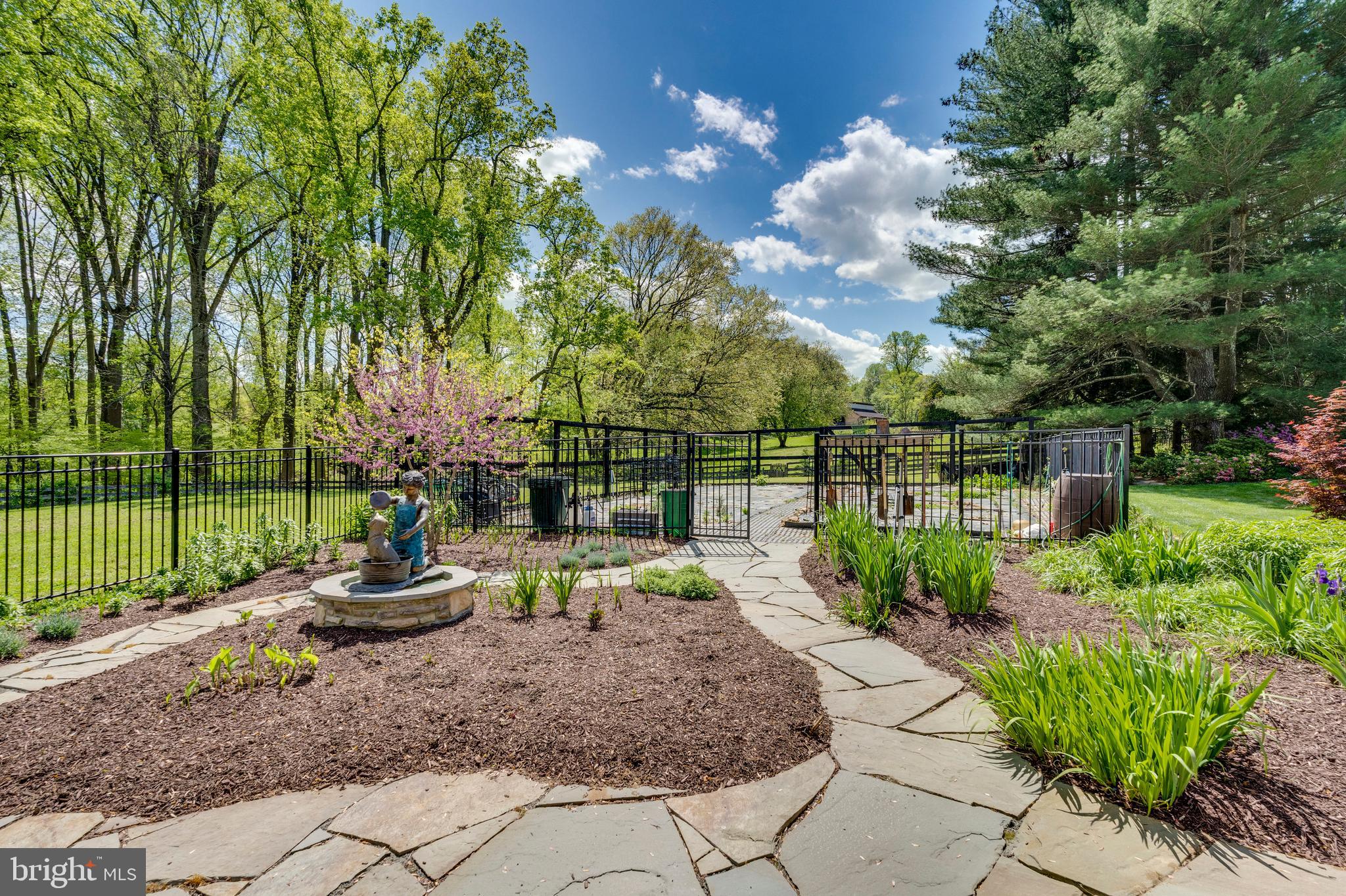 ASHTON OAKS - Residential