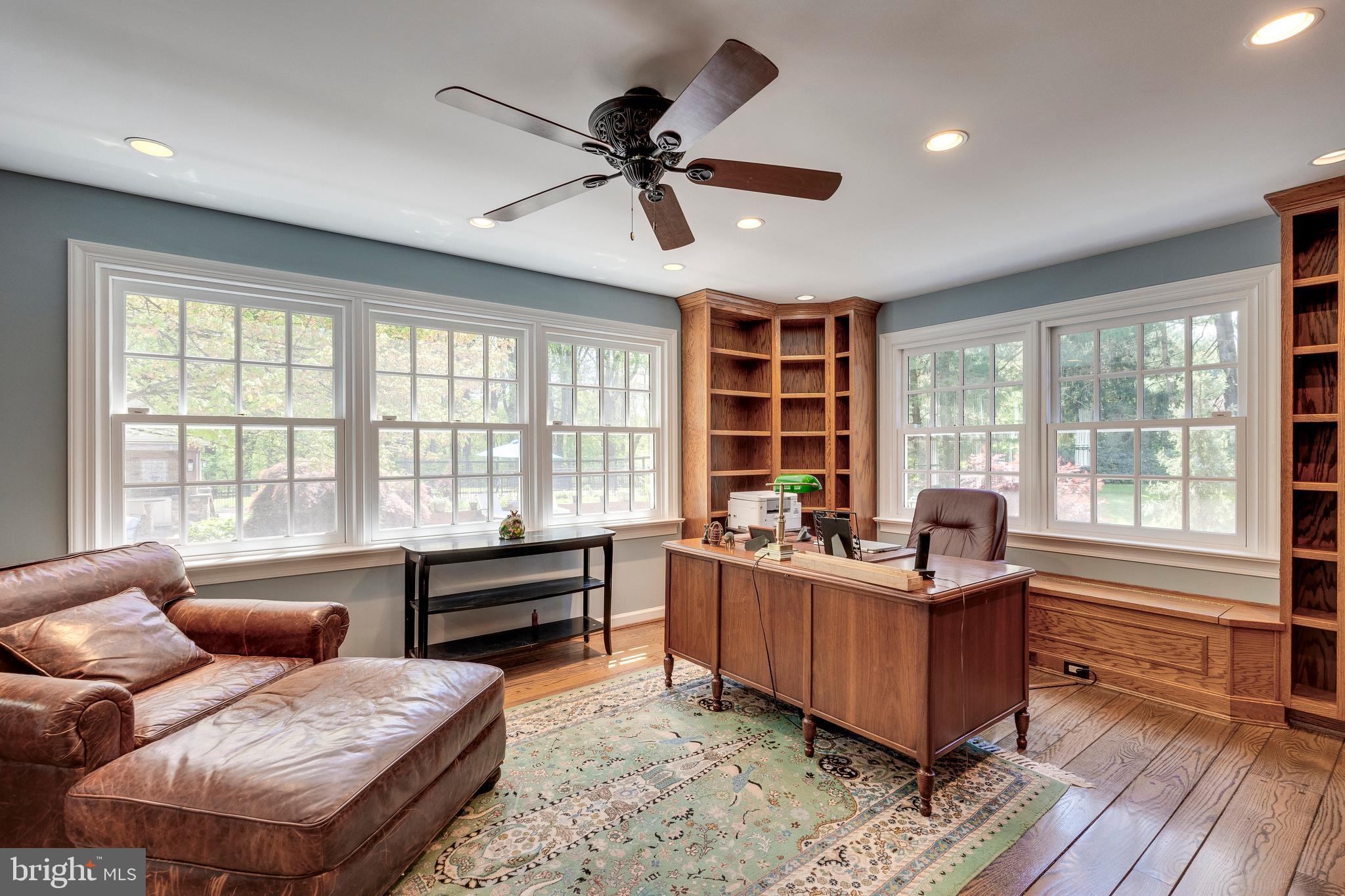 ASHTON OAKS - Residential