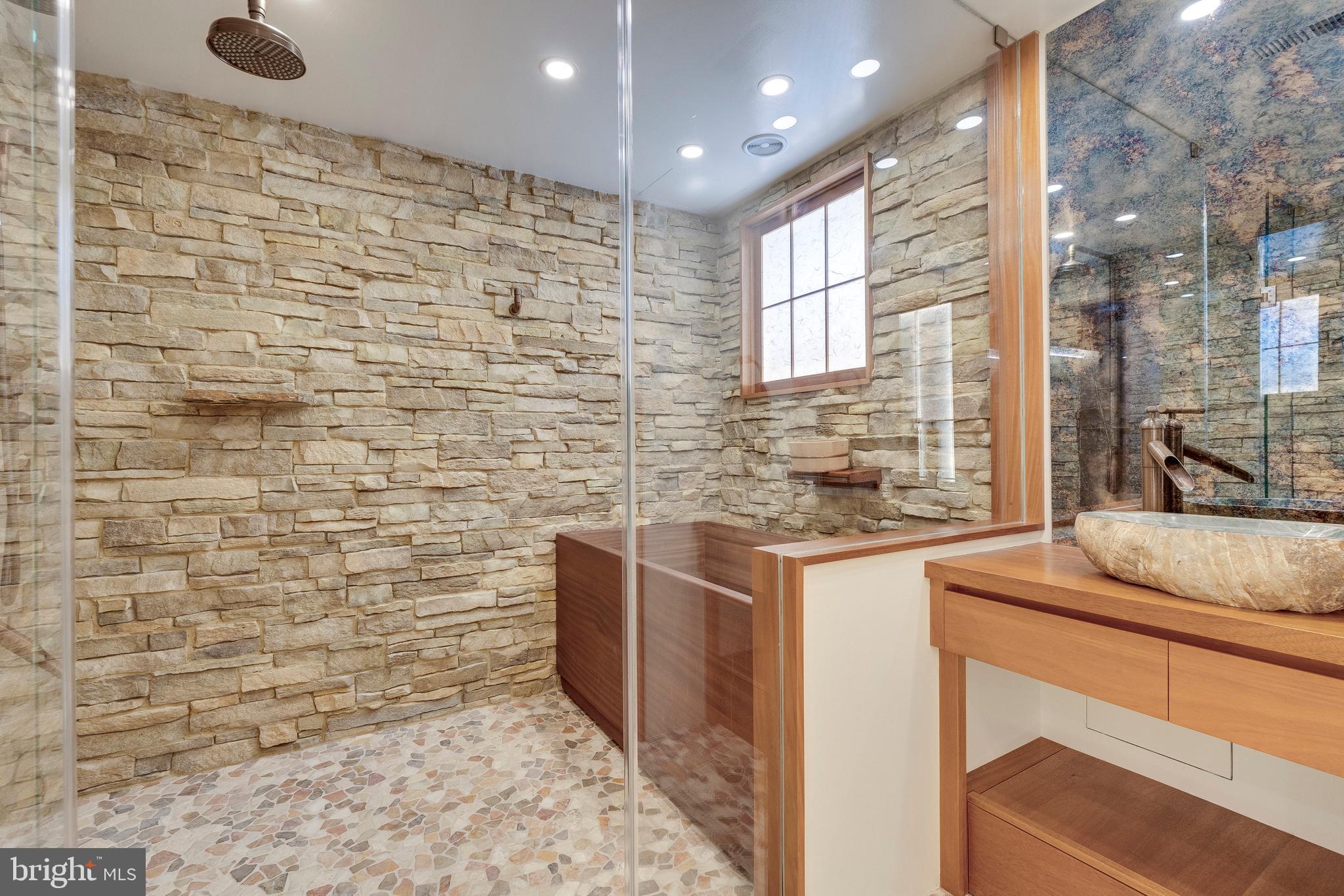 ASHTON OAKS - Residential