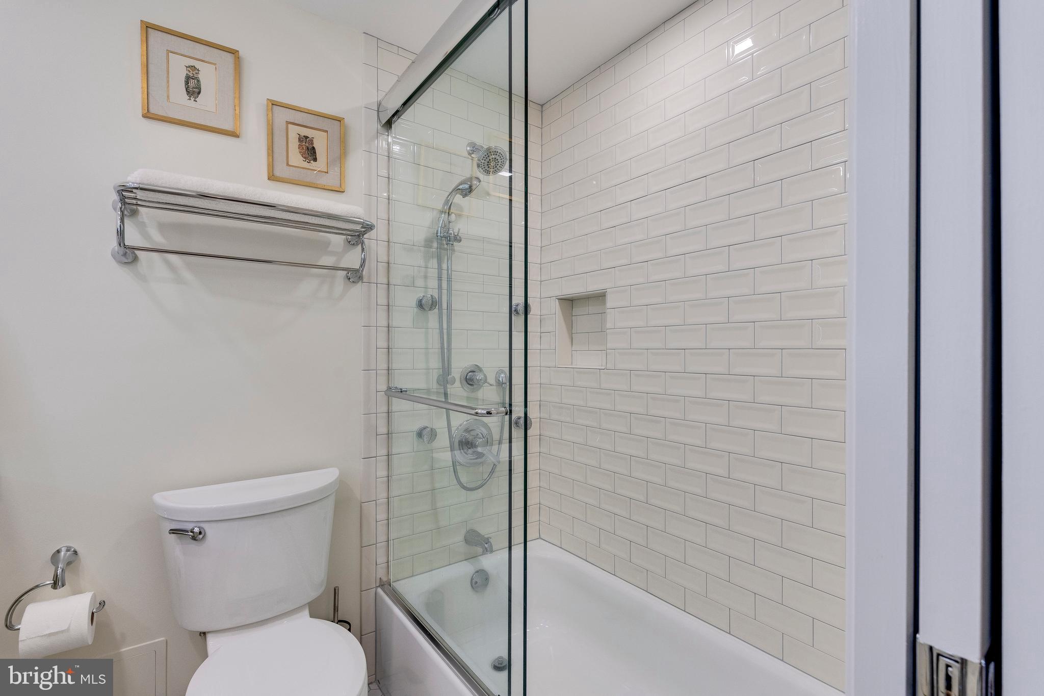 ASHTON OAKS - Residential