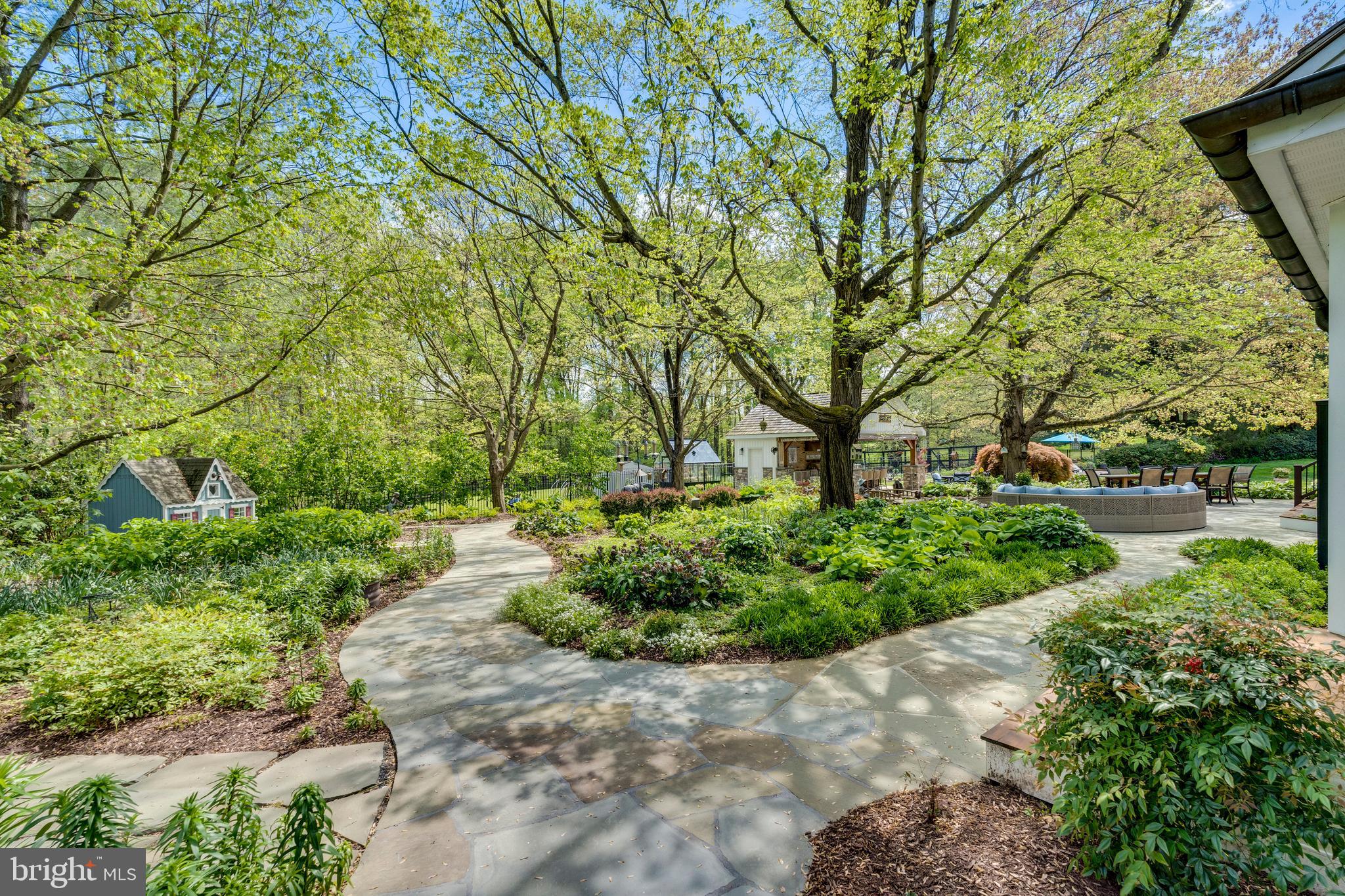 ASHTON OAKS - Residential