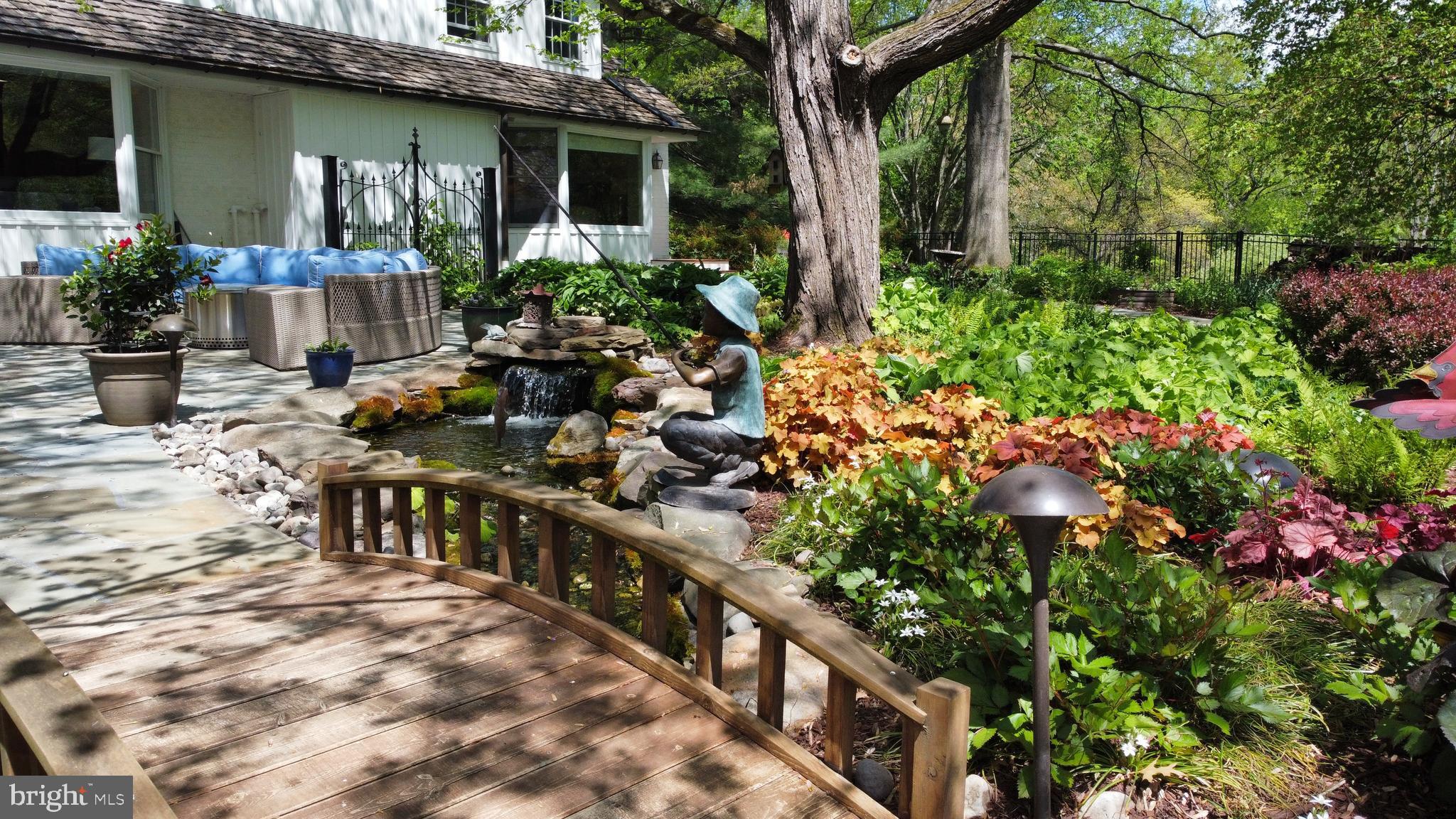 ASHTON OAKS - Residential