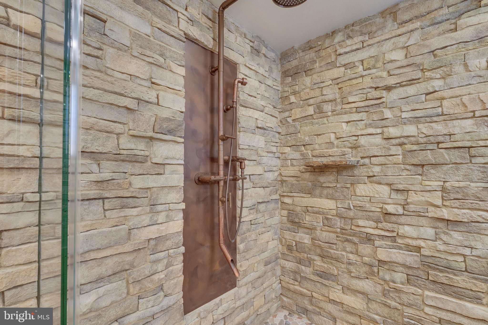 ASHTON OAKS - Residential