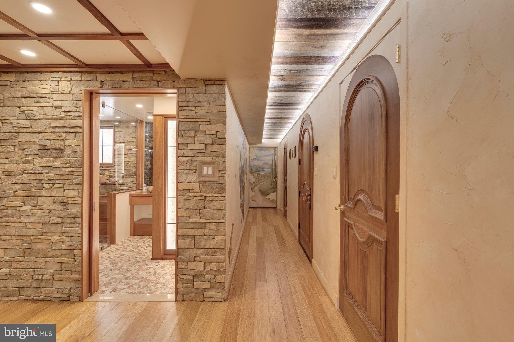 ASHTON OAKS - Residential