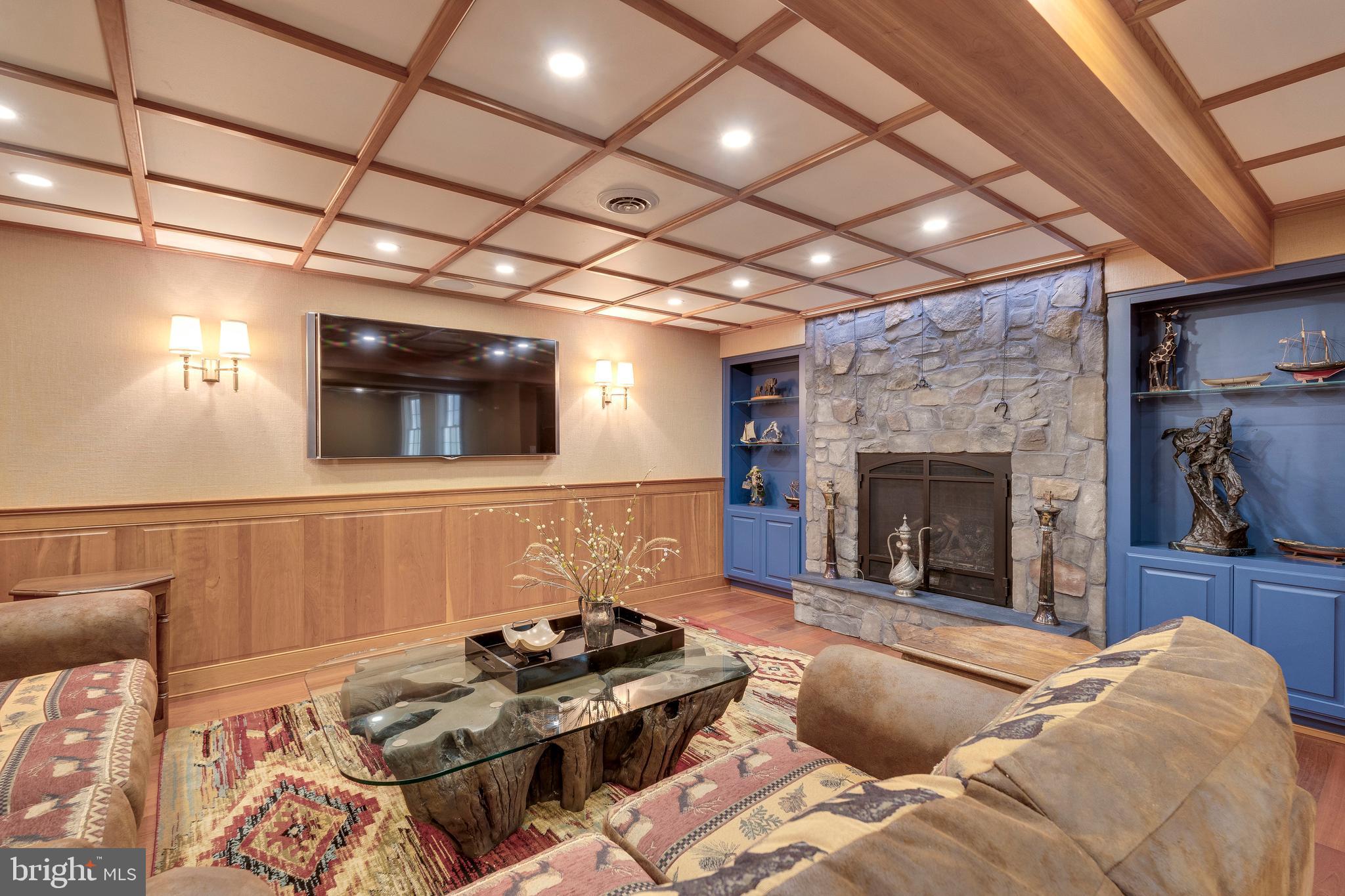 ASHTON OAKS - Residential