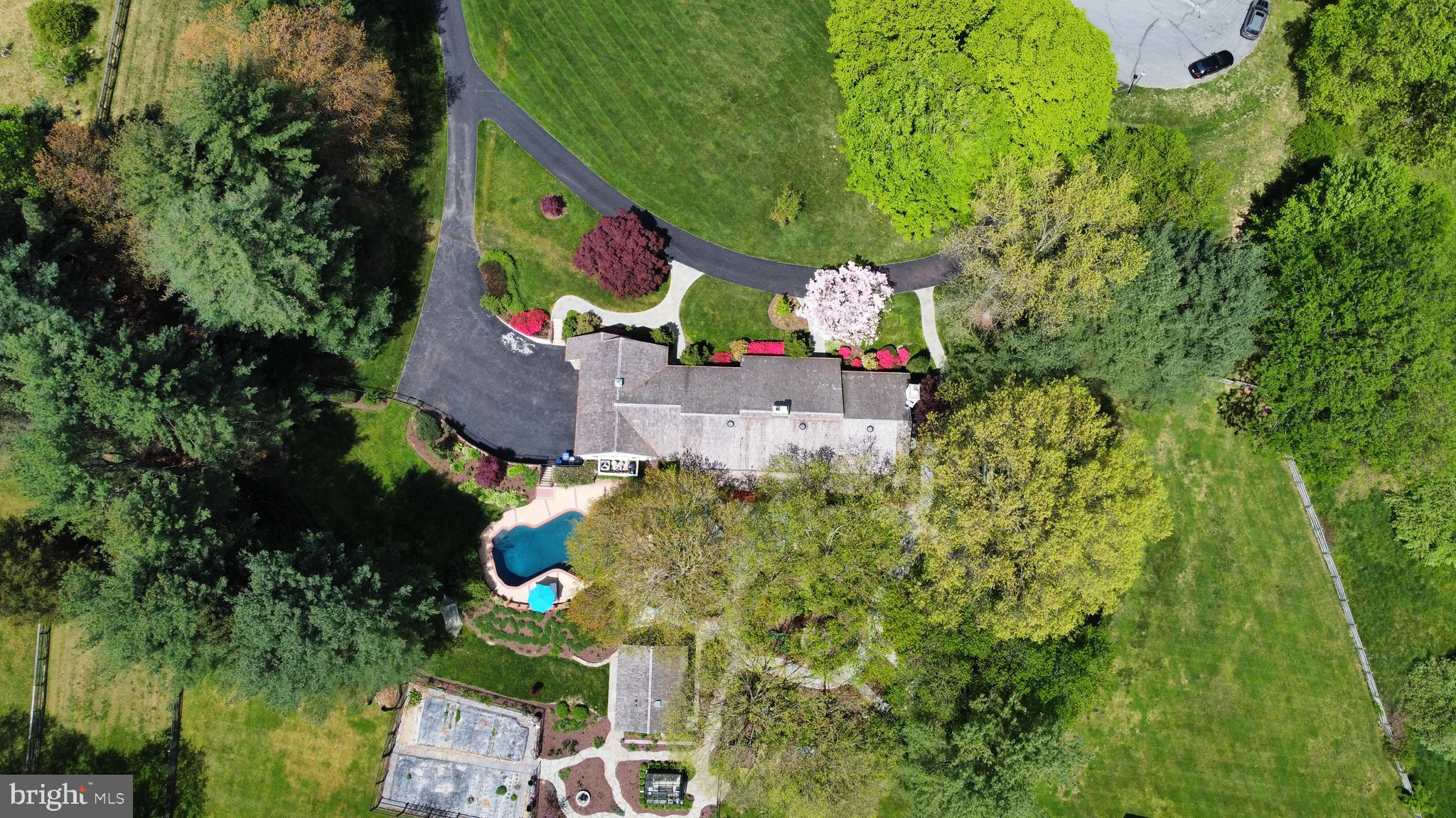 ASHTON OAKS - Residential