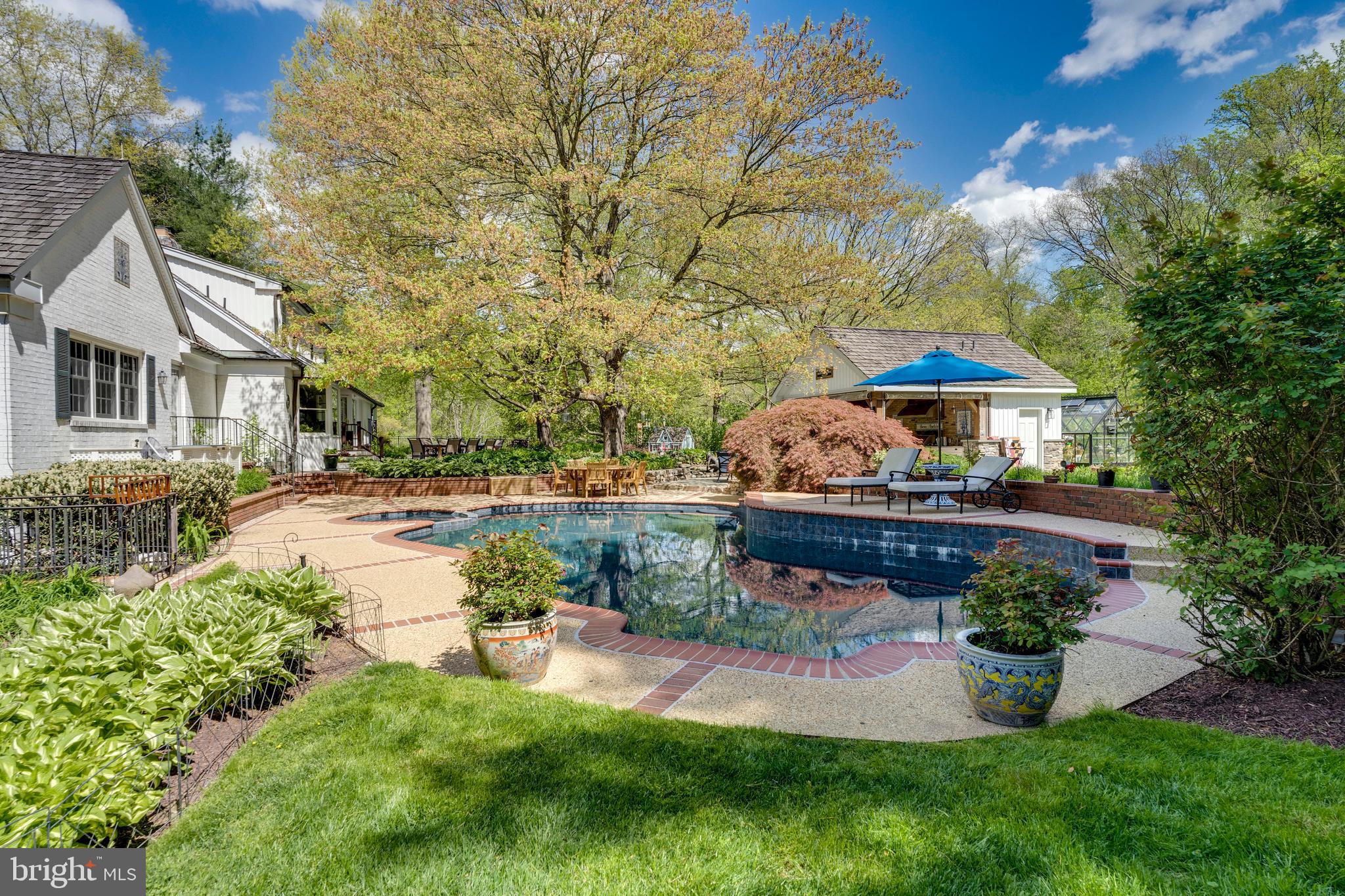 ASHTON OAKS - Residential