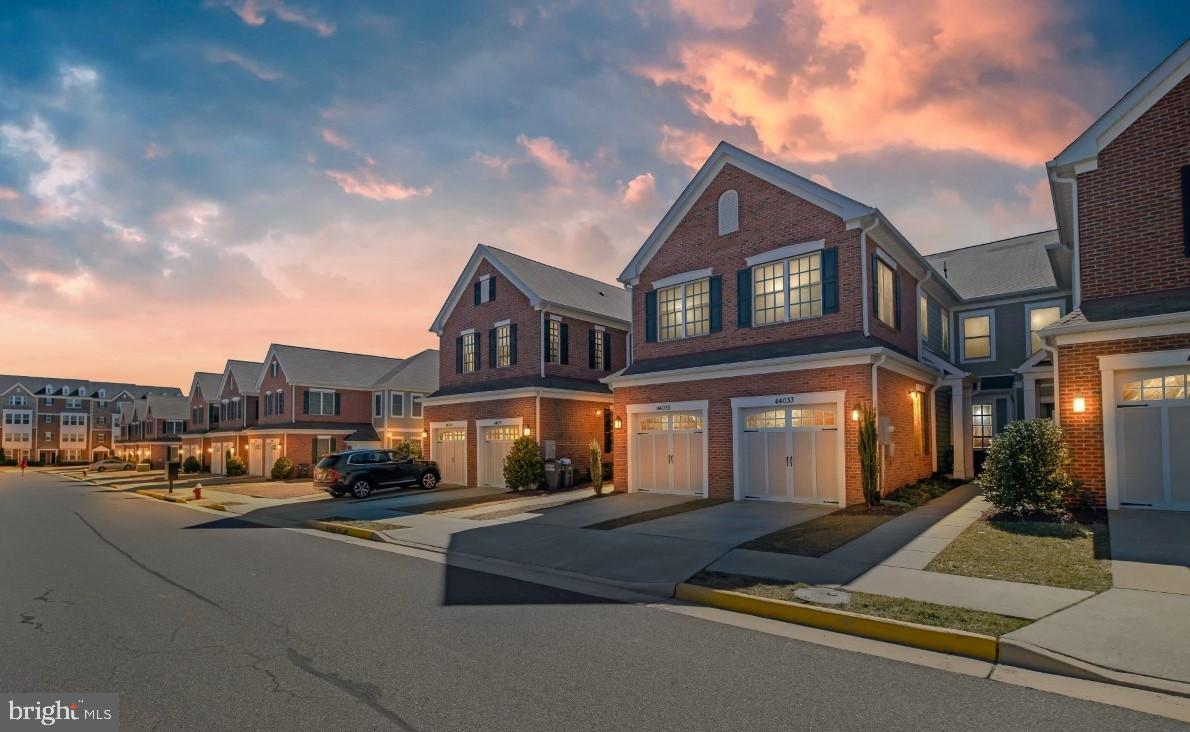 VILLAS AT EASTGATE CONDO - Residential