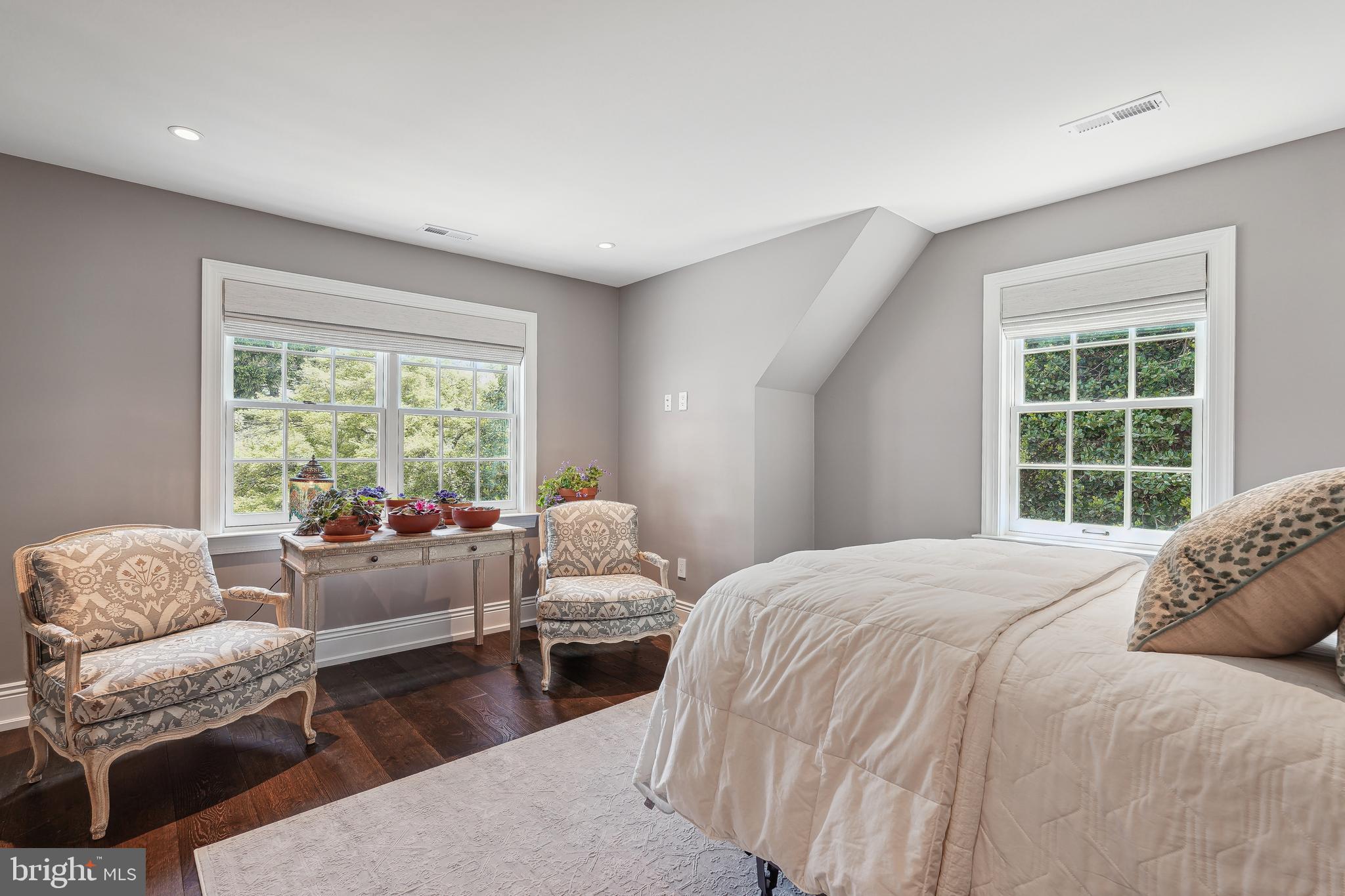 COUNTRYSIDE - Residential