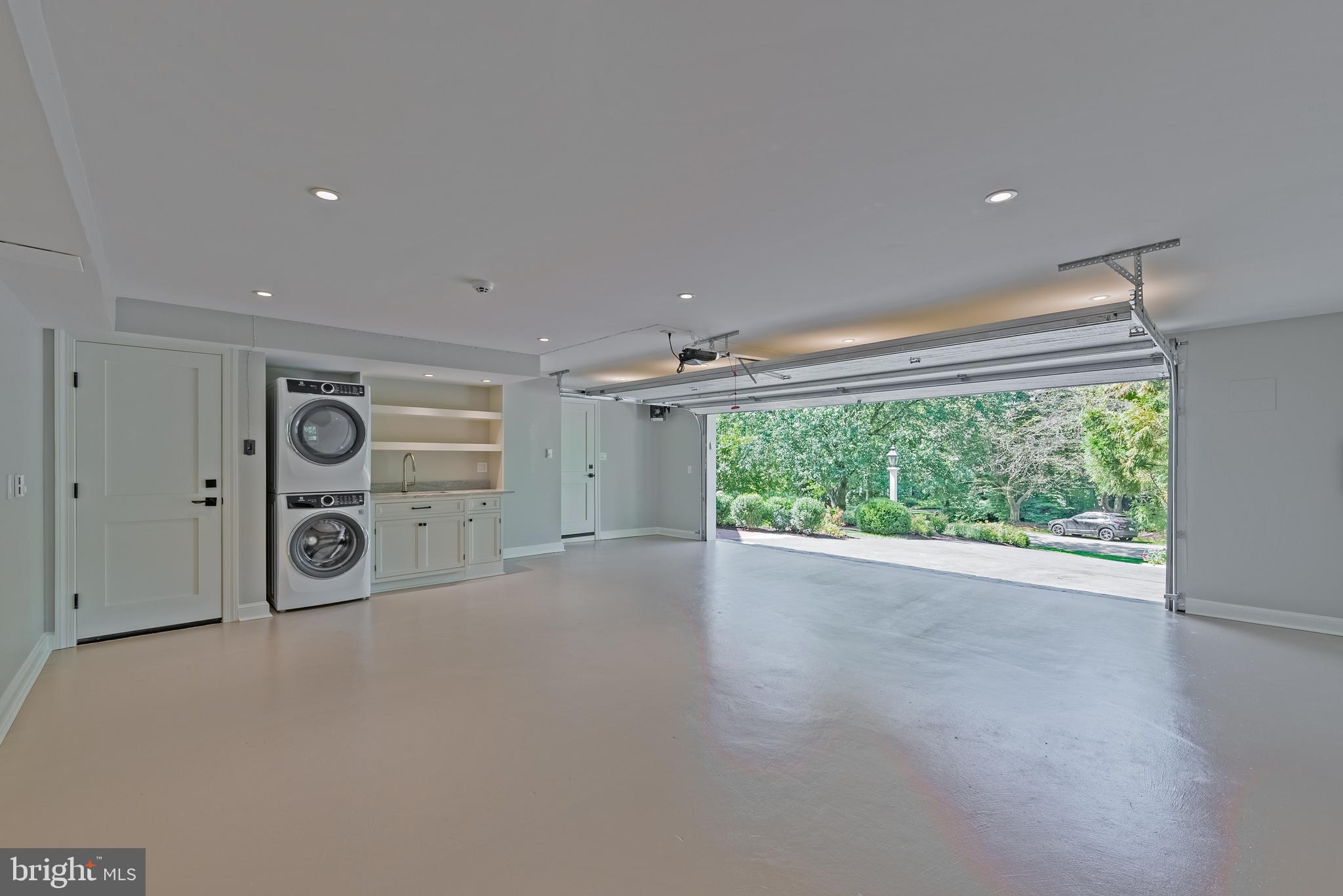 COUNTRYSIDE - Residential