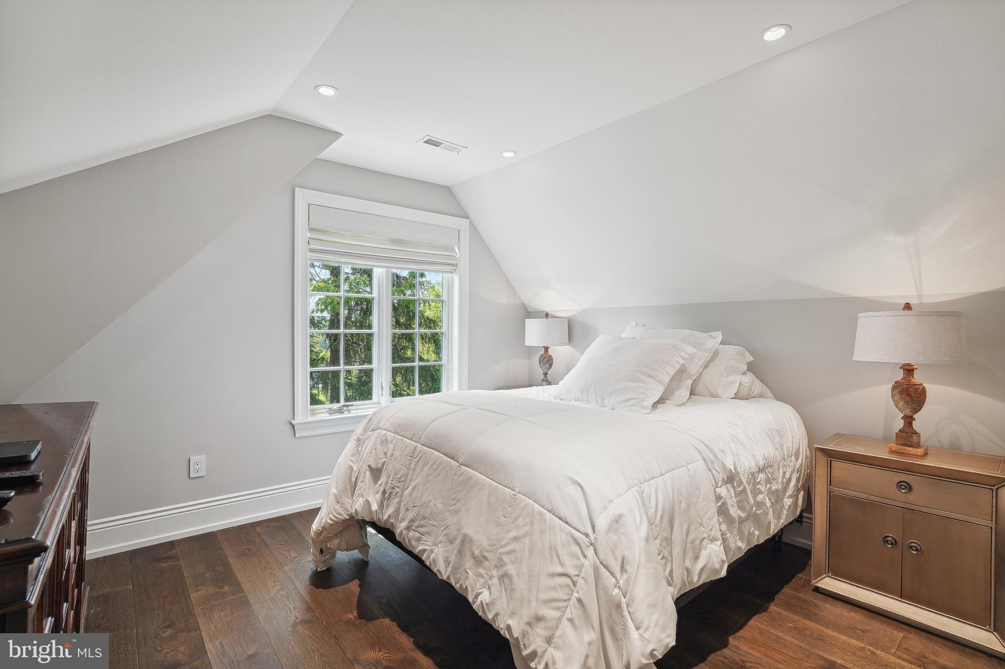 COUNTRYSIDE - Residential