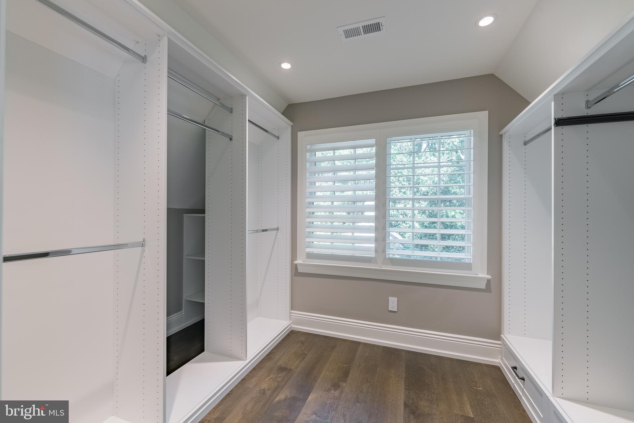 COUNTRYSIDE - Residential