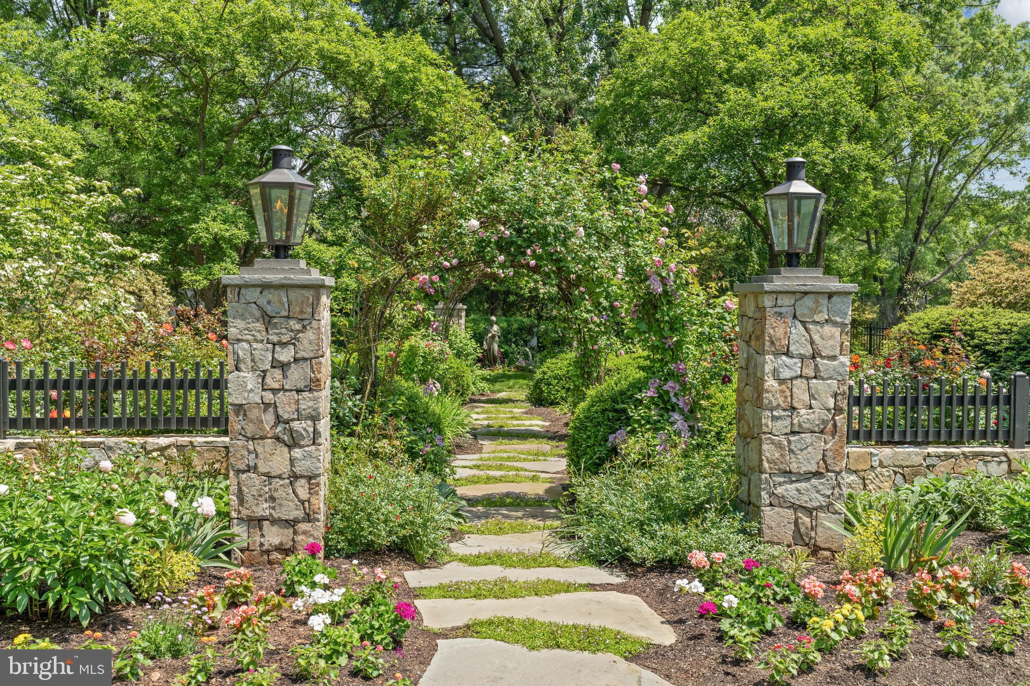 COUNTRYSIDE - Residential