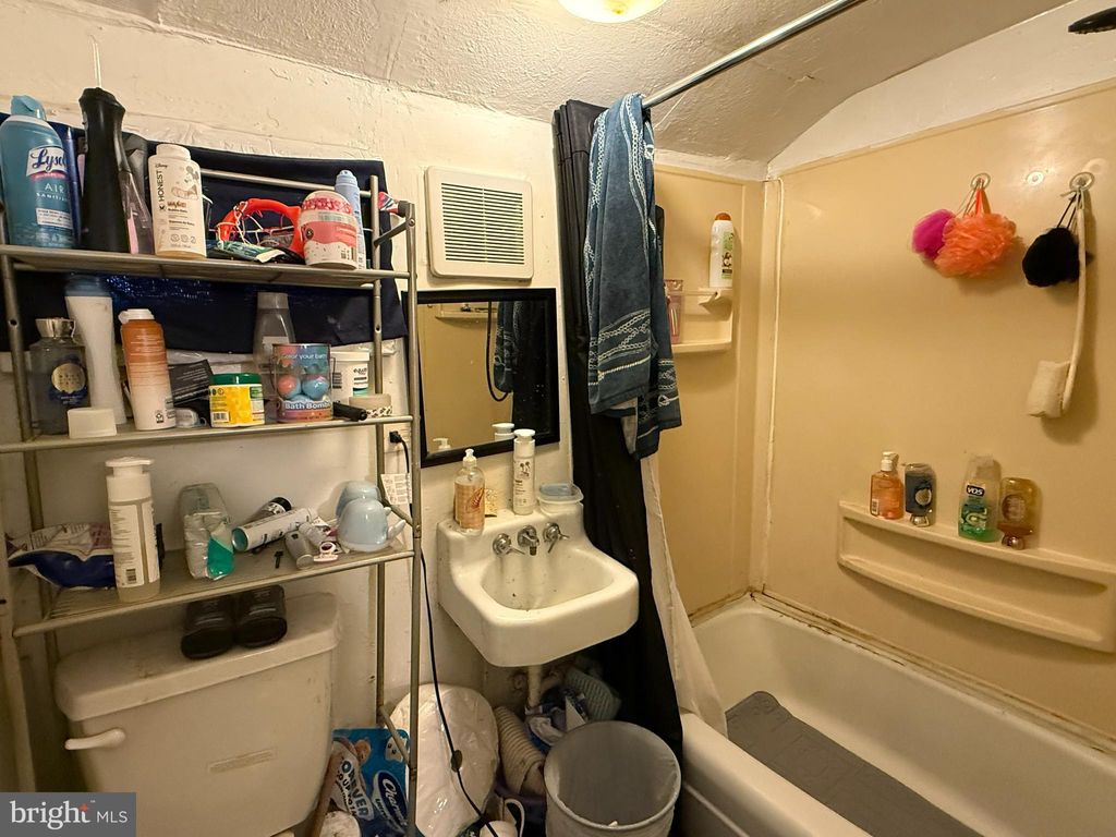 Photo of 457 Manor St, LANCASTER, PA 17603 (MLS # PALA2086140)