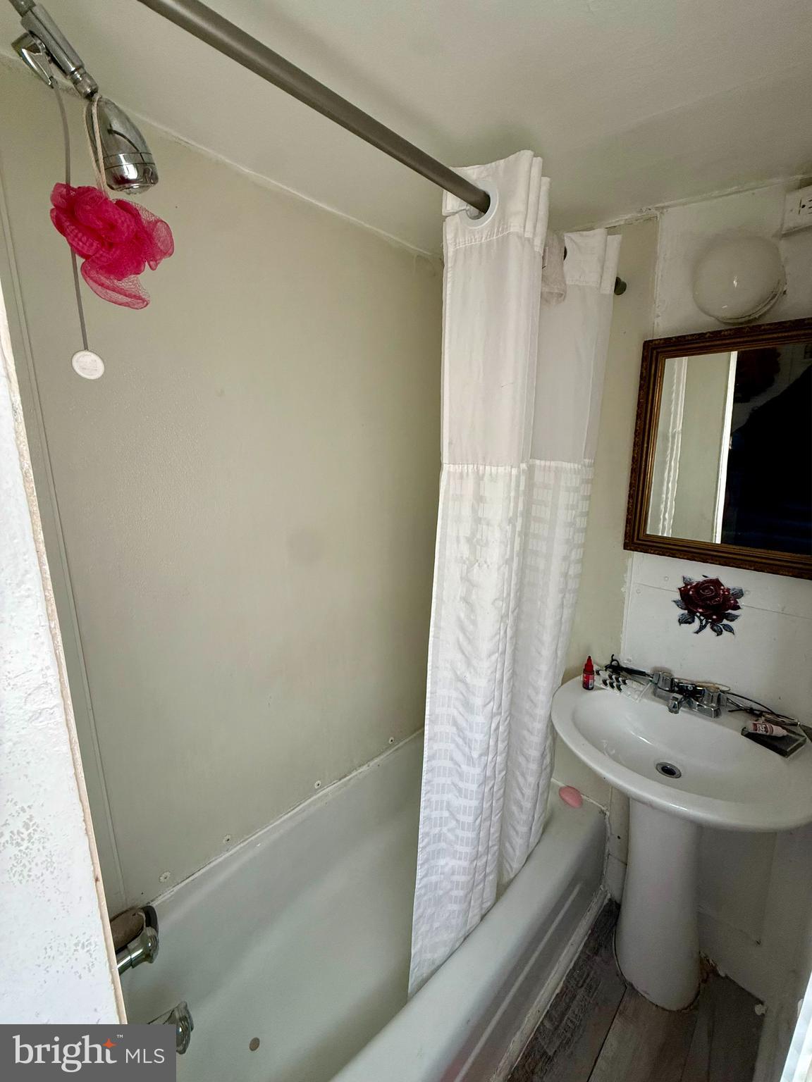 457 - 455 MANOR STREET