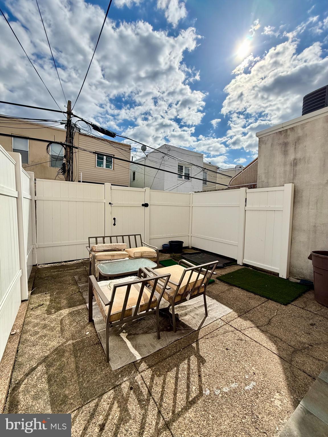 GIRARD ESTATES - Residential Lease