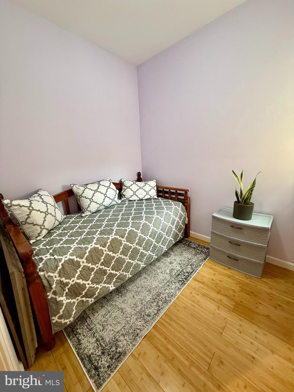 GIRARD ESTATES - Residential Lease