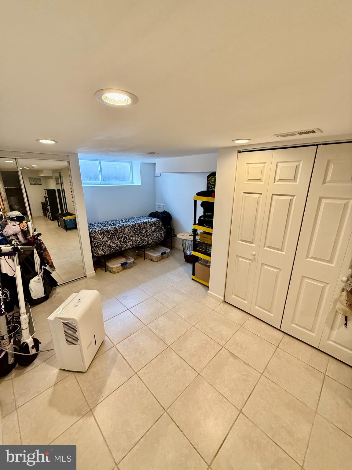 GIRARD ESTATES - Residential Lease