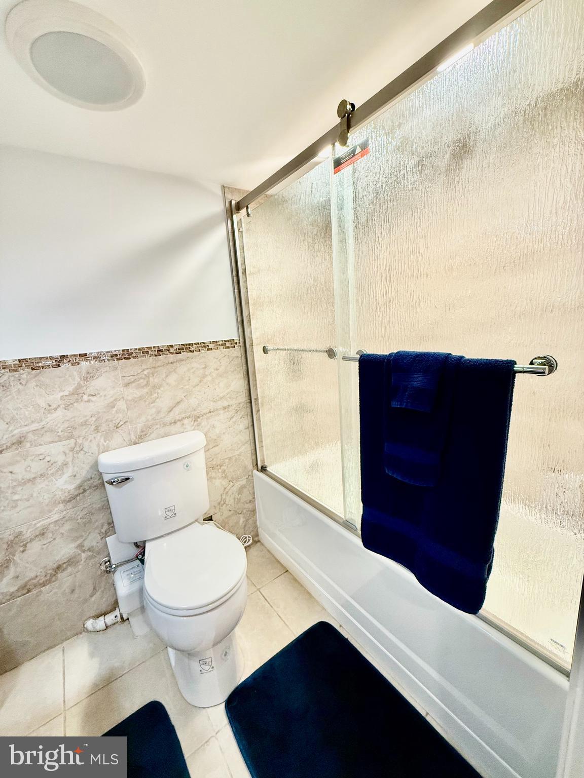 GIRARD ESTATES - Residential Lease