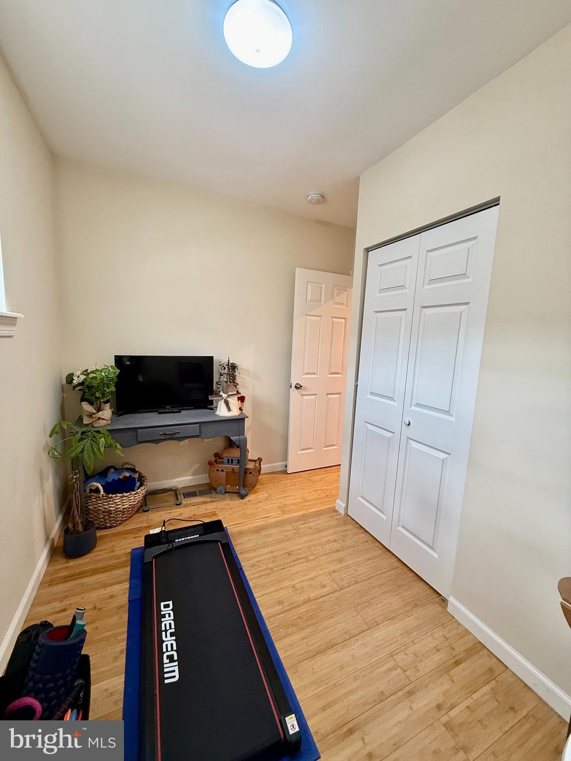 GIRARD ESTATES - Residential Lease