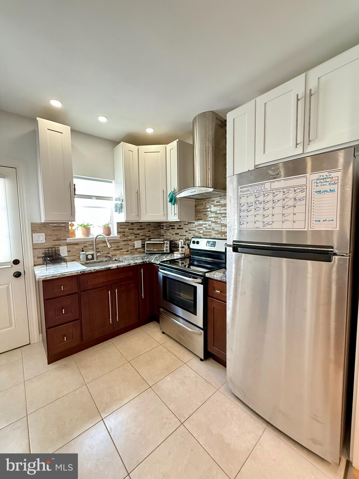 GIRARD ESTATES - Residential Lease