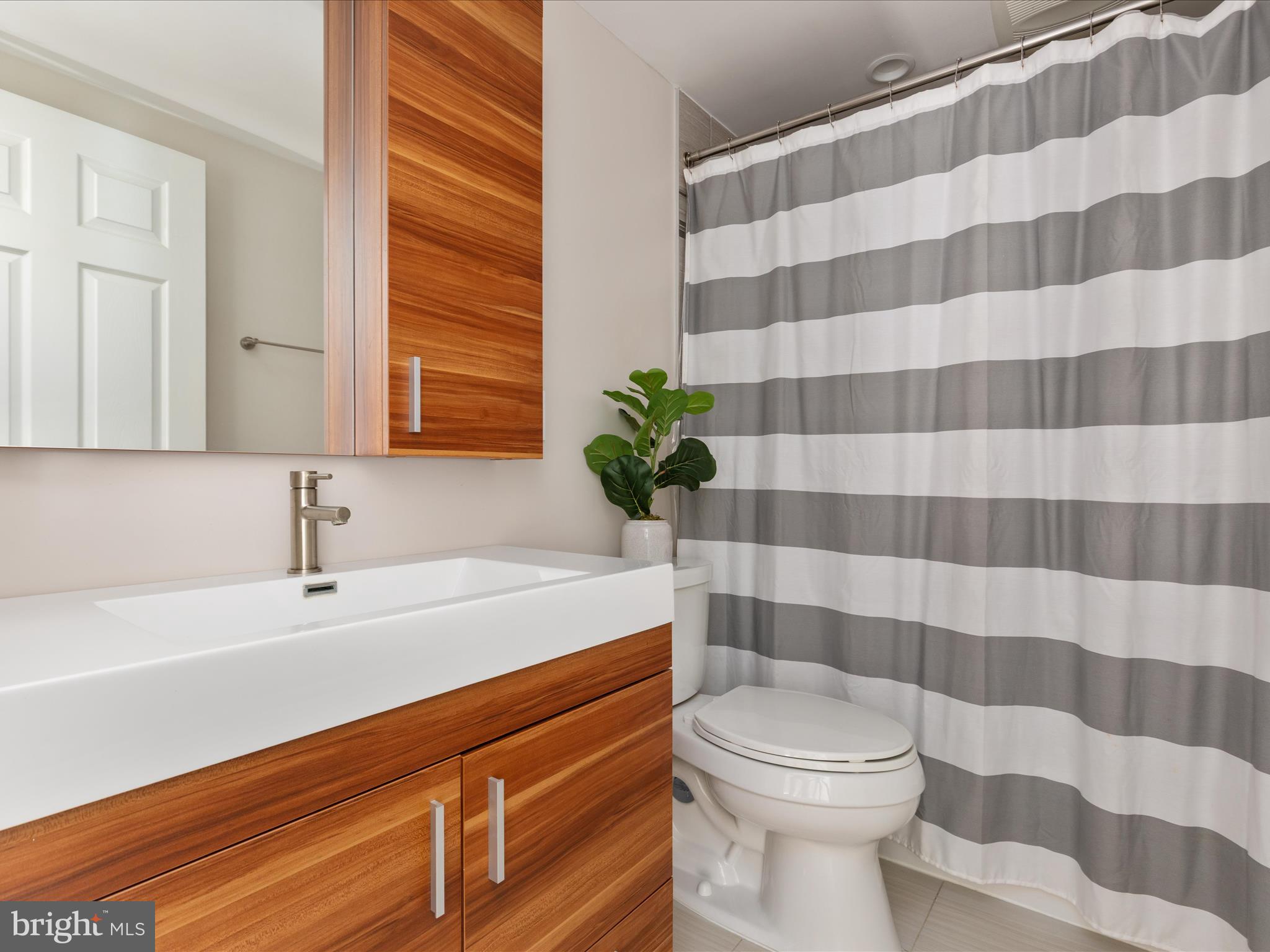 WEST LAWN - Residential