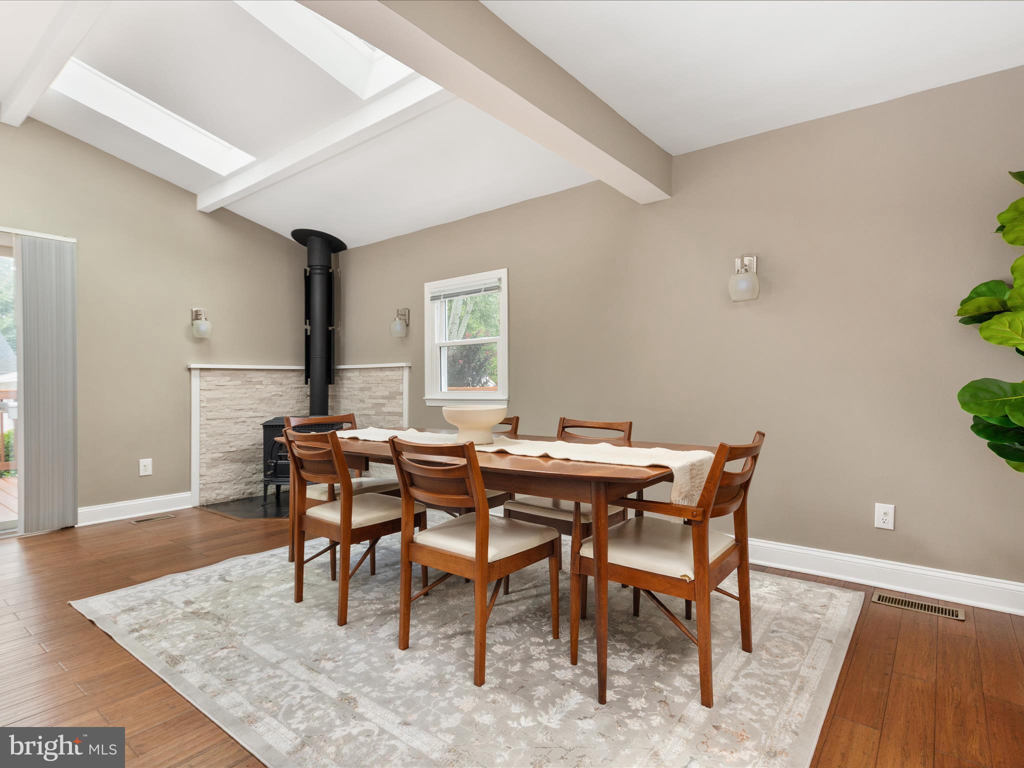 WEST LAWN - Residential